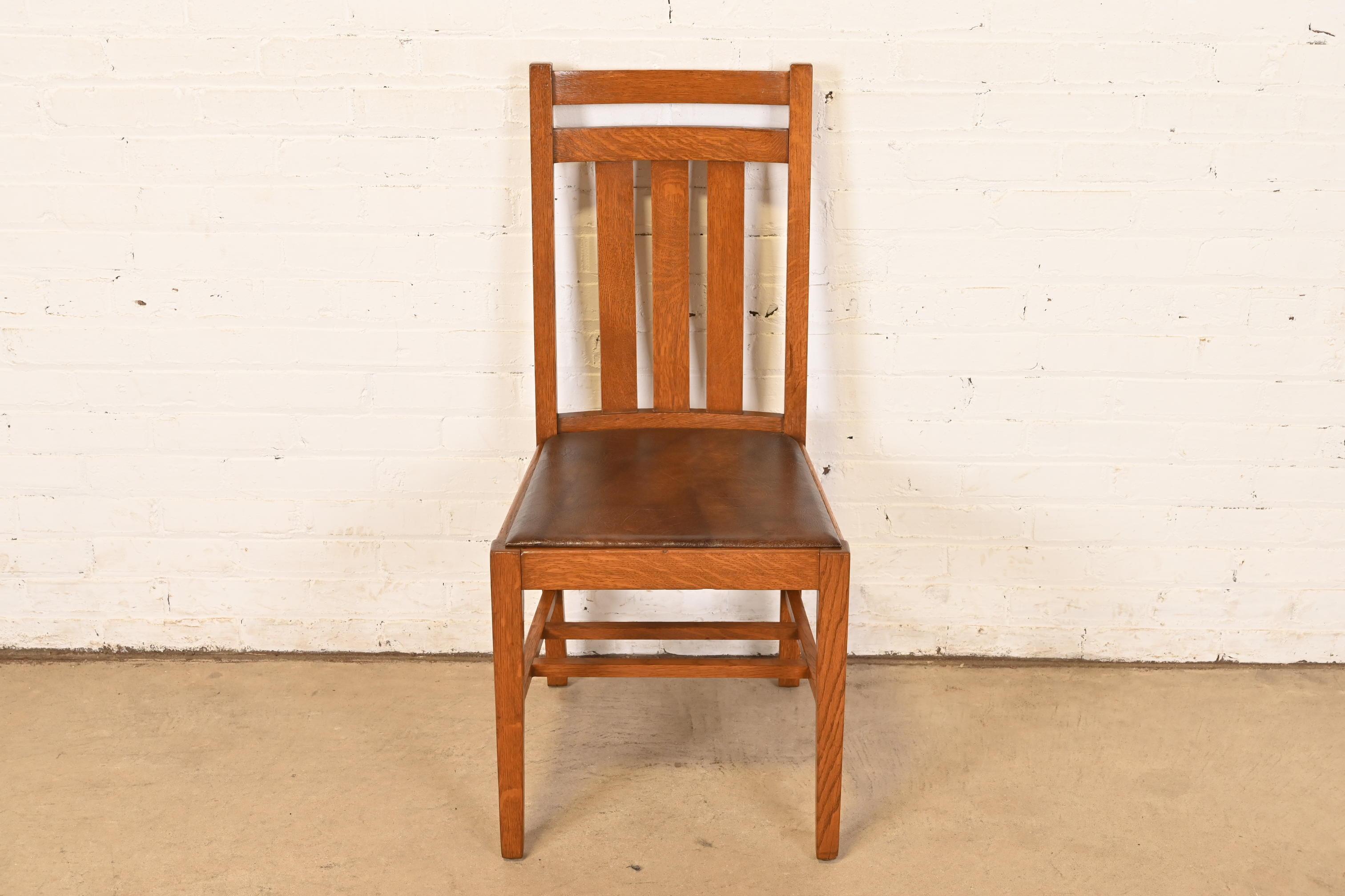 Stickley Brothers Stil Antike Mission Arts & Crafts Eiche Schreibtisch oder Beistellstuhl (amerikanisch) im Angebot