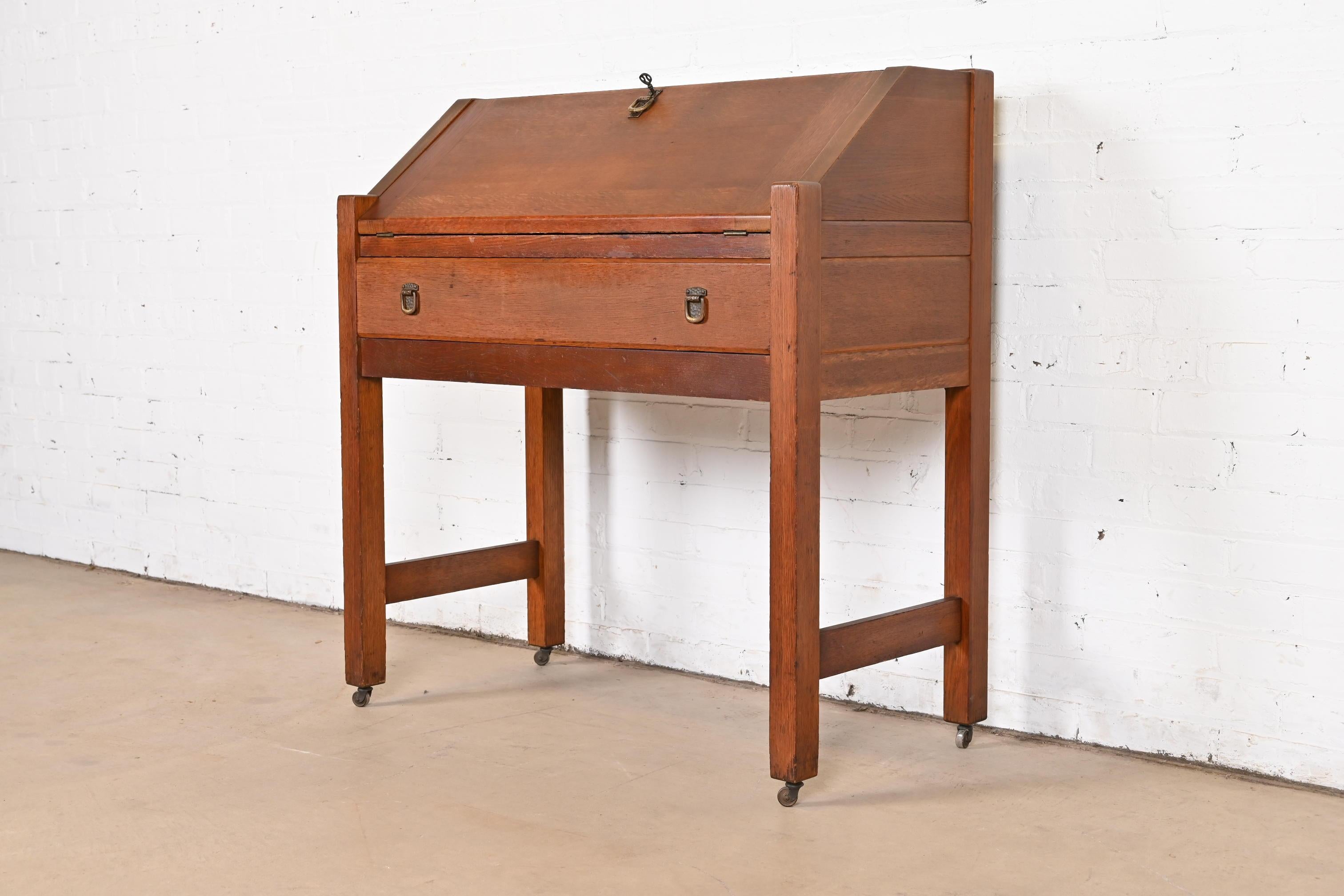 Américain Stickley Brothers Style Antique Mission Arts & Craft Oak Drop Front Desk (bureau à abattant) en vente