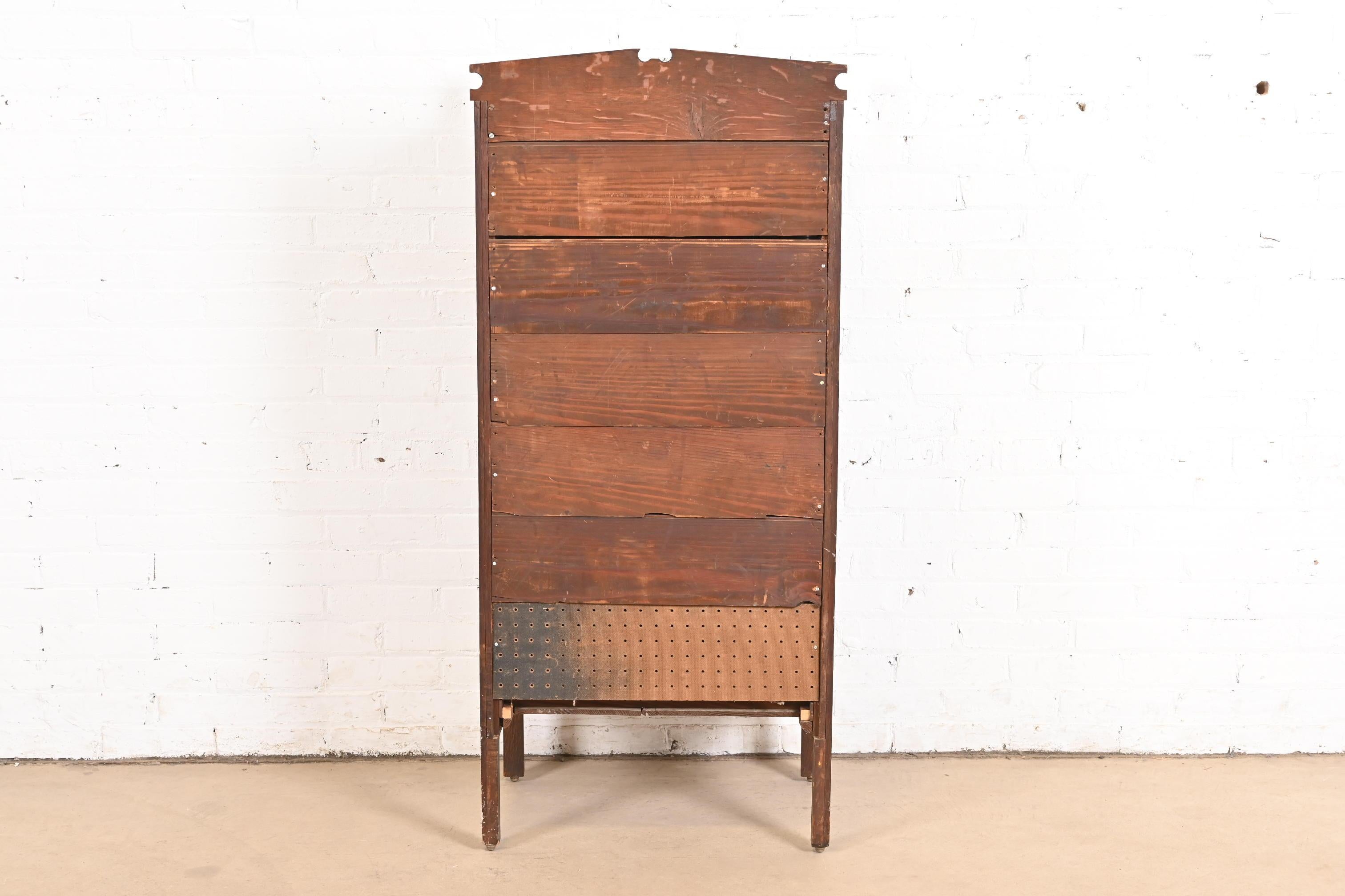 Armoire de musique ou de bar Arts & Crafts Mission en chêne de style Stickley Brothers en vente 5