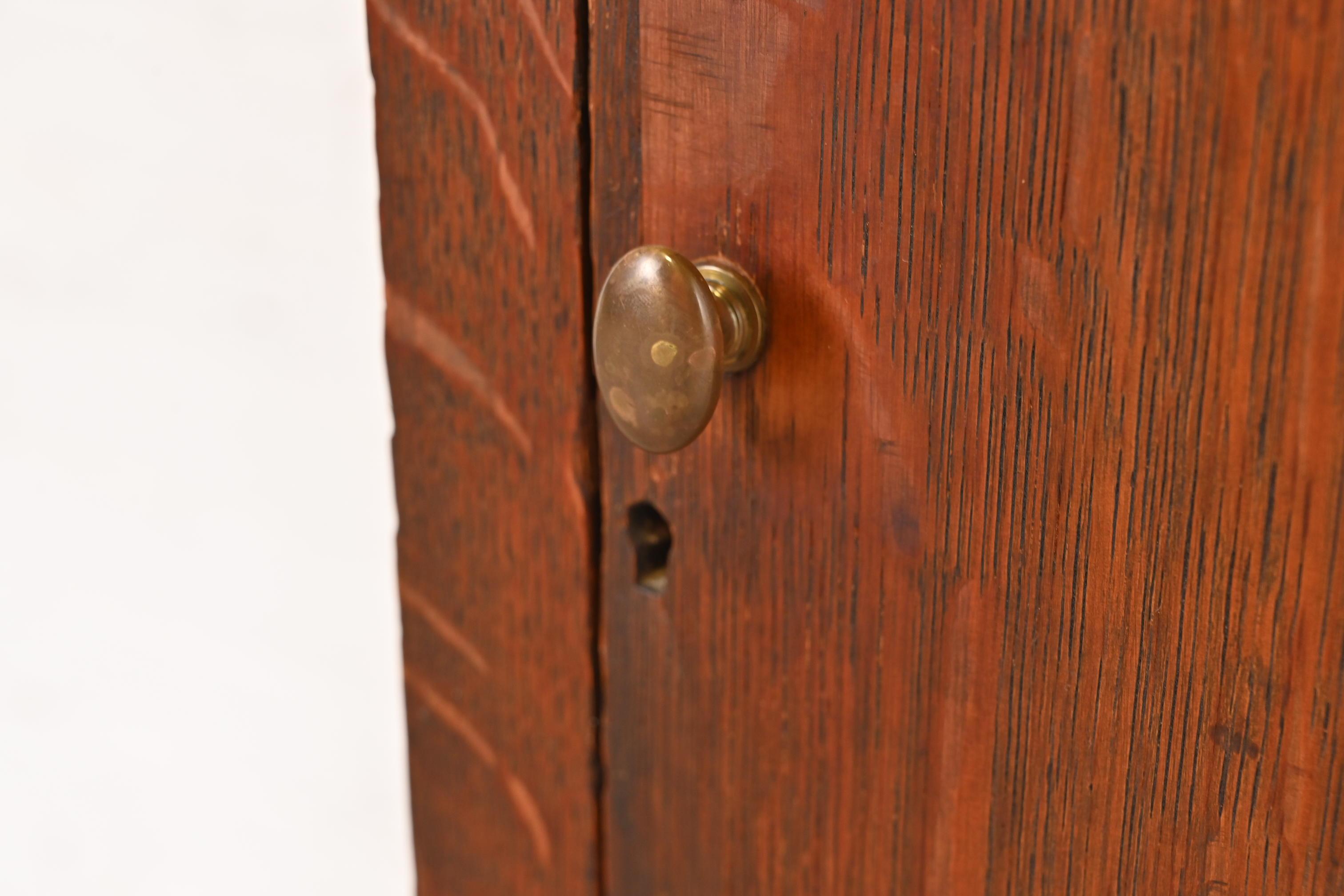 Armoire de musique ou de bar Arts & Crafts Mission en chêne de style Stickley Brothers en vente 1
