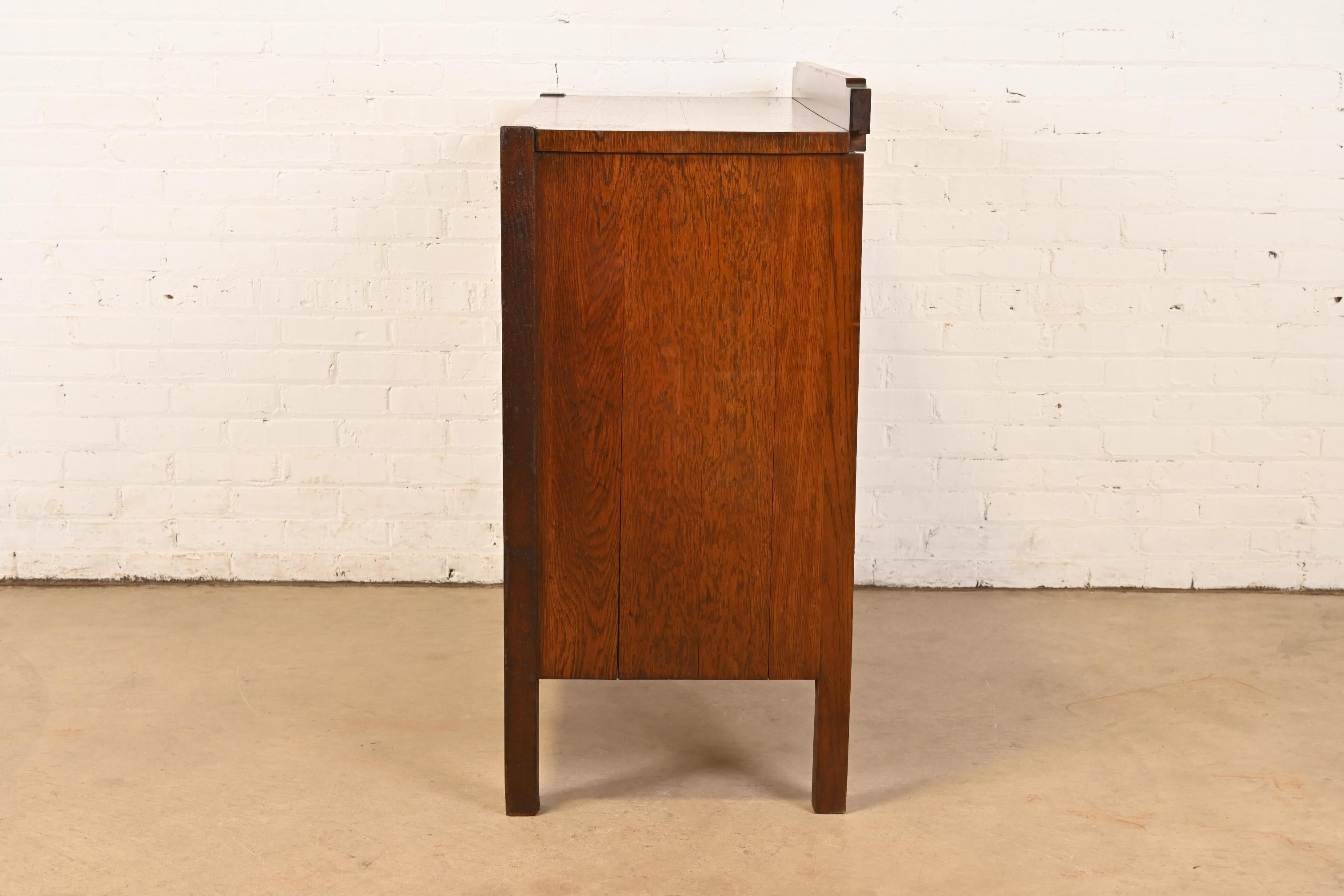 Credenza buffet in stile Stickley Brothers, antica Mission Arts & Crafts in quercia in vendita 4
