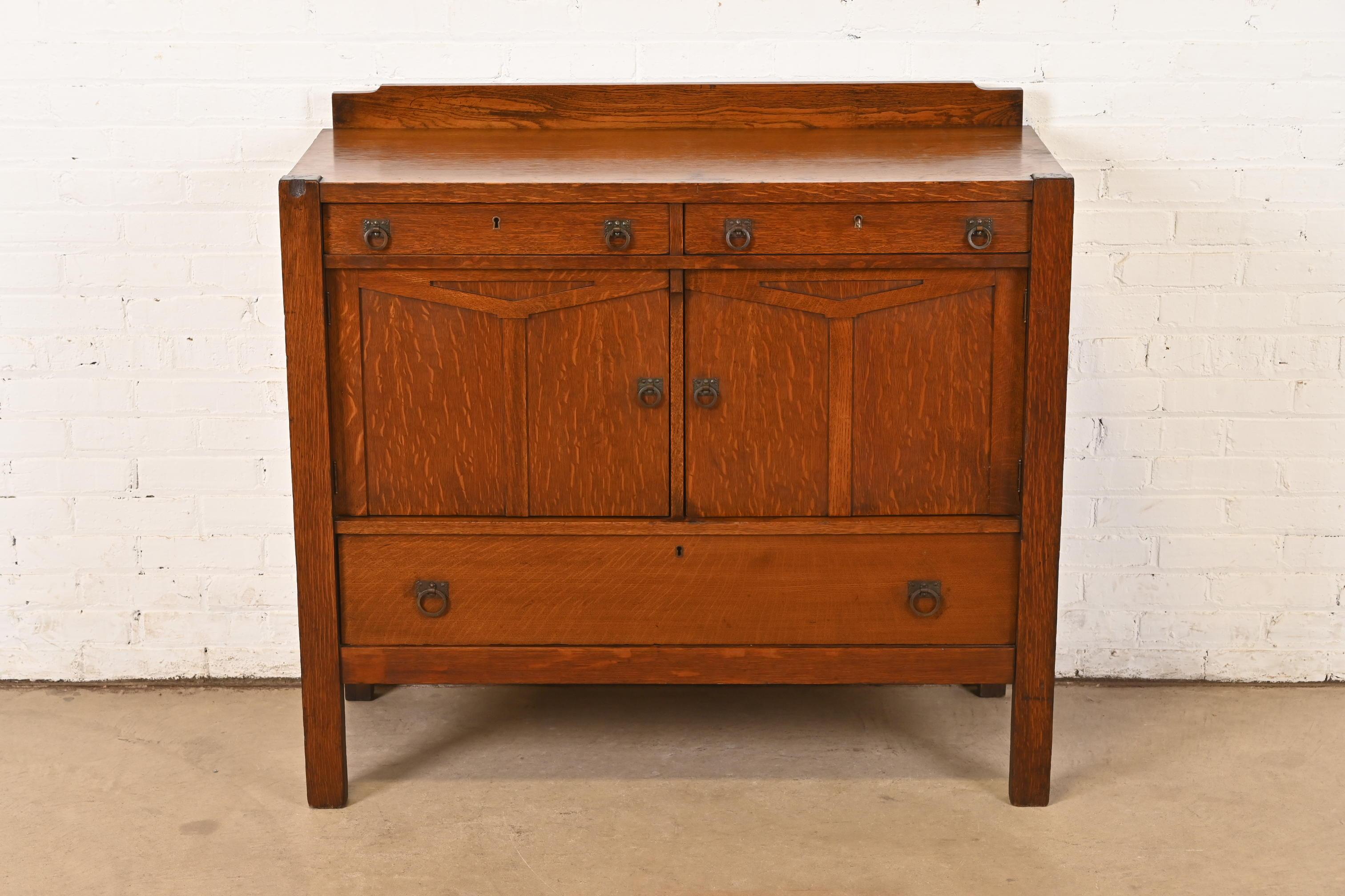 Arts and Crafts Credenza buffet in stile Stickley Brothers, antica Mission Arts & Crafts in quercia in vendita