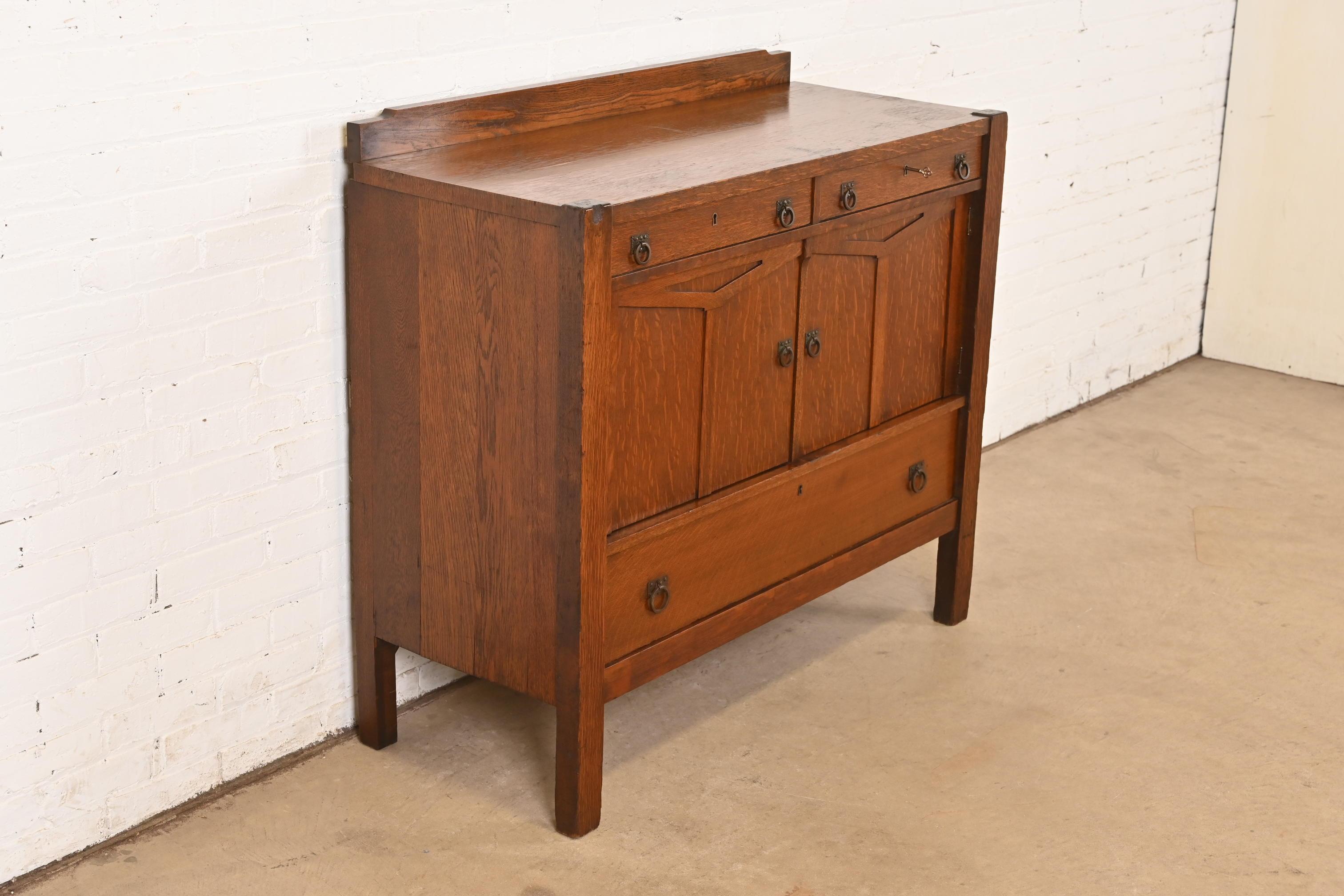 Credenza buffet in stile Stickley Brothers, antica Mission Arts & Crafts in quercia In condizioni buone in vendita a South Bend, IN