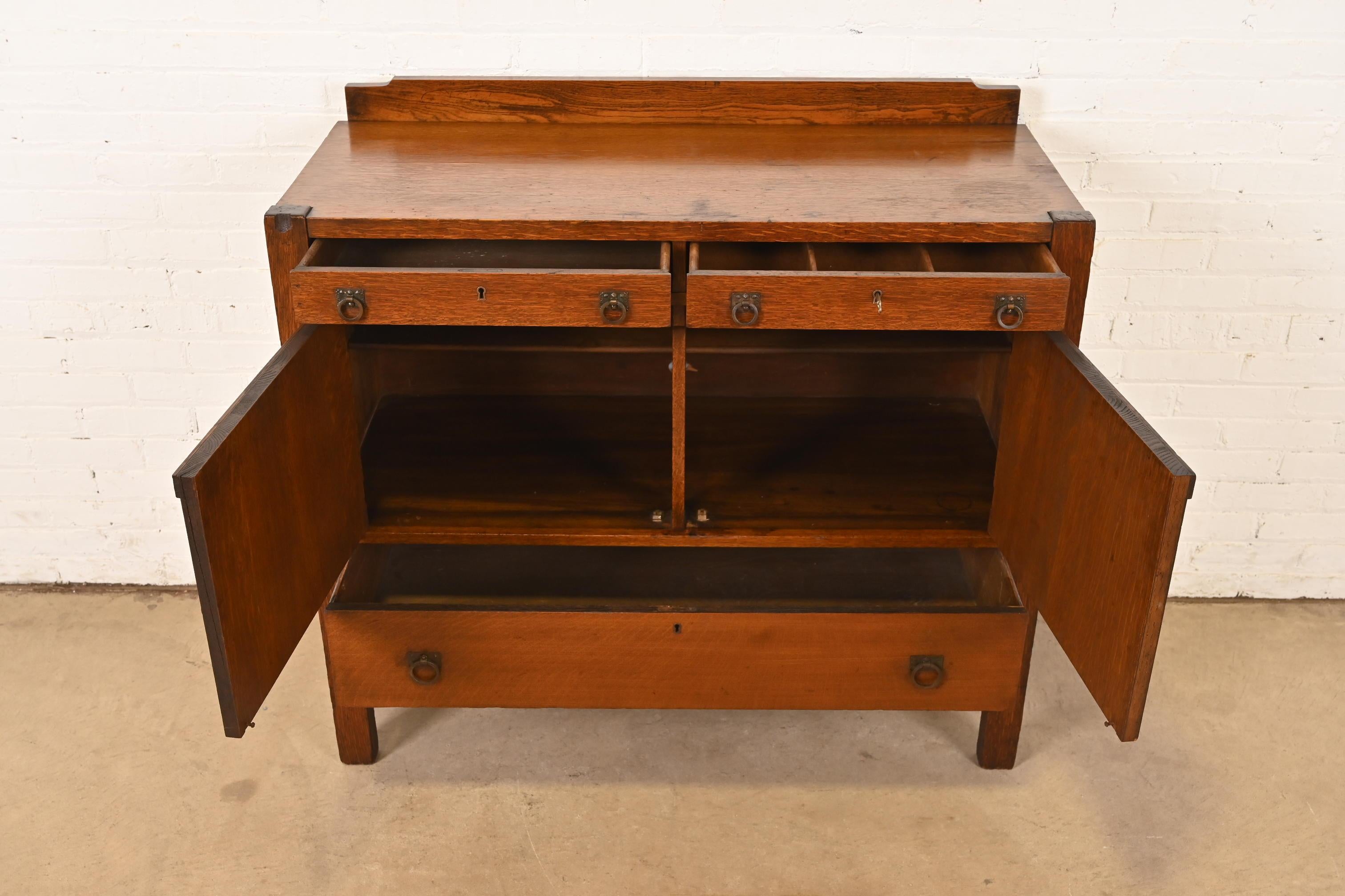 XX secolo Credenza buffet in stile Stickley Brothers, antica Mission Arts & Crafts in quercia in vendita