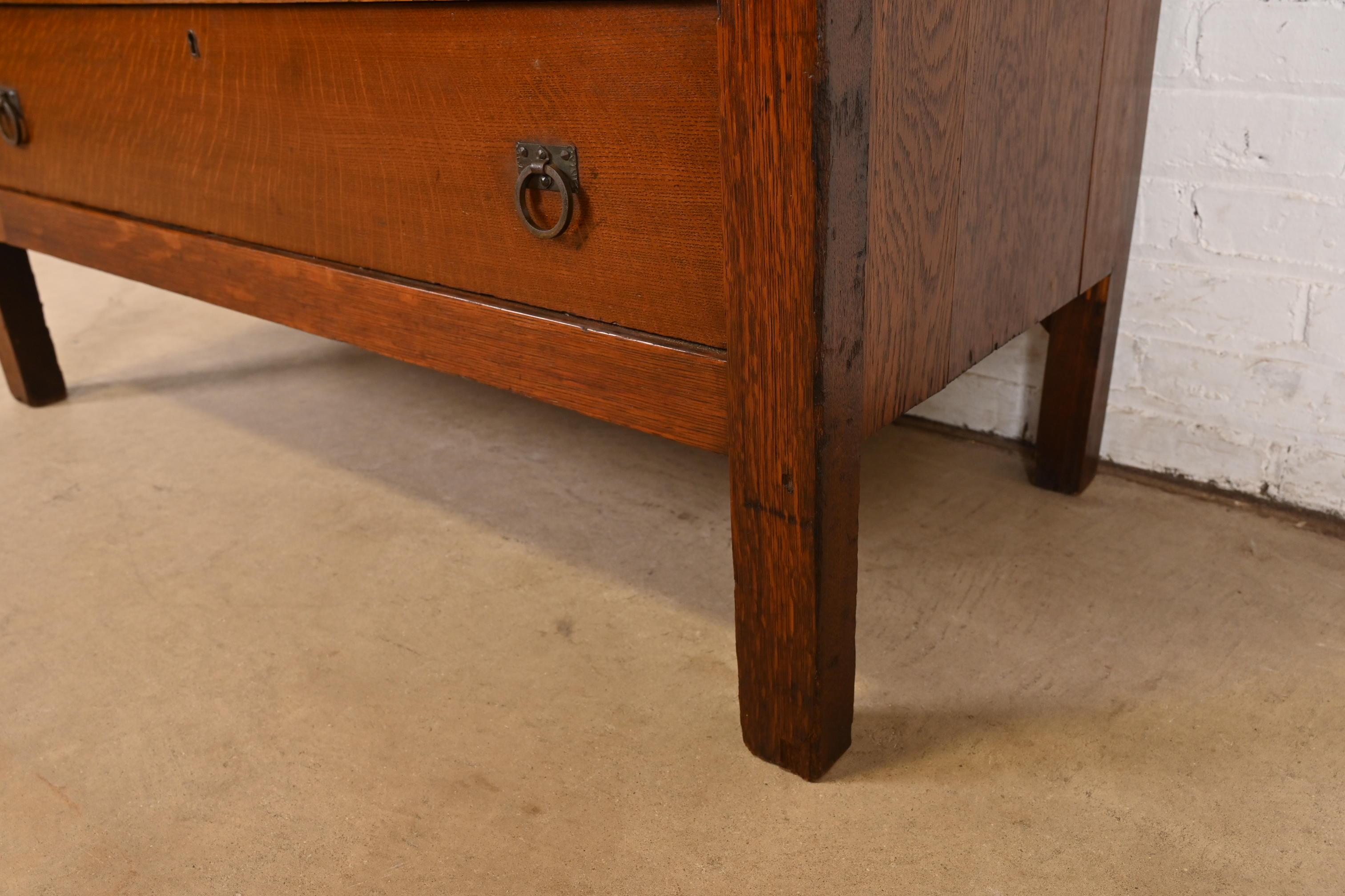 Credenza buffet in stile Stickley Brothers, antica Mission Arts & Crafts in quercia in vendita 2