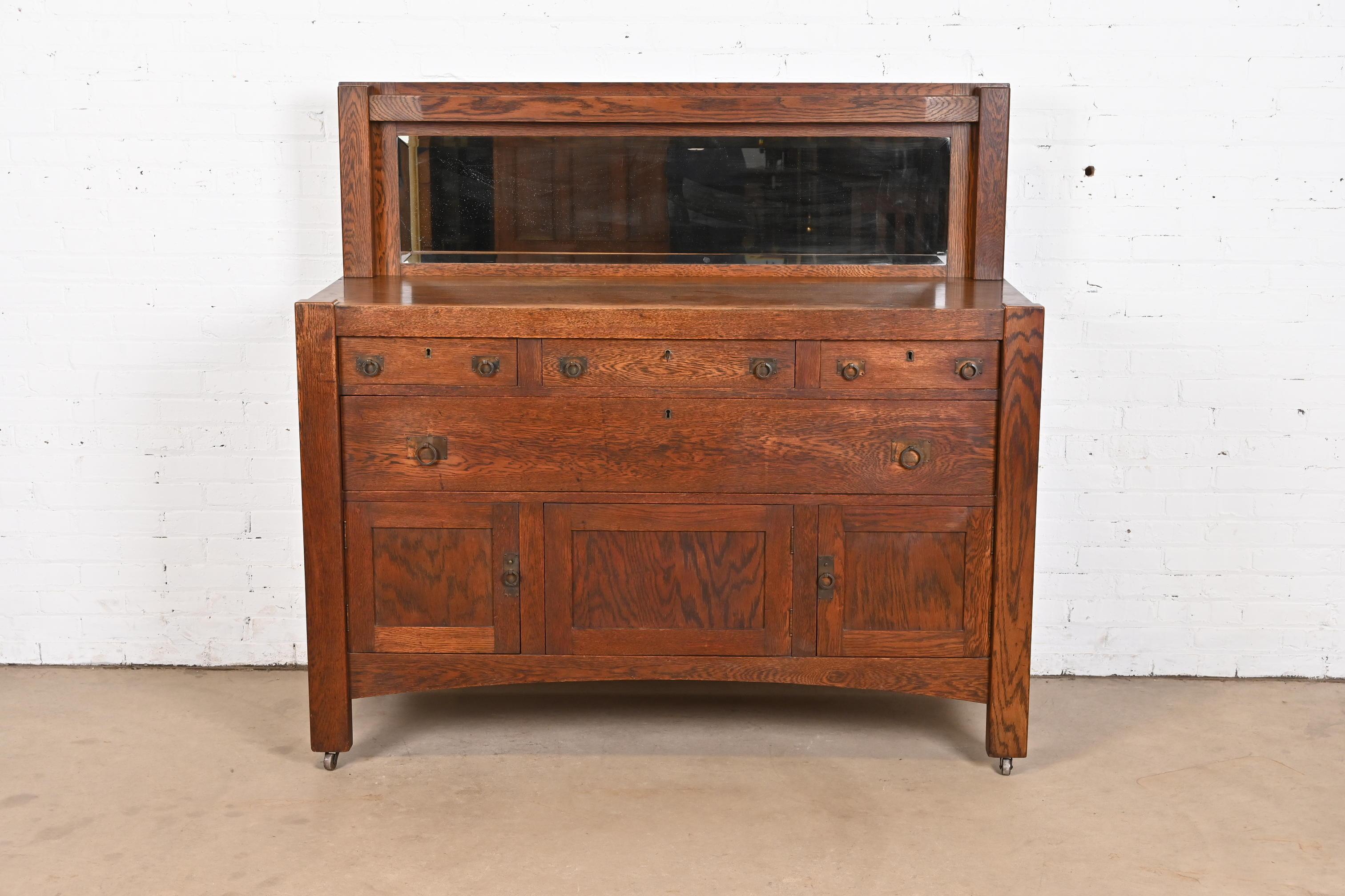 Stickley Brothers Style Antique Mission Oak Arts & Crafts Sideboard or Cabinet In Good Condition For Sale In South Bend, IN