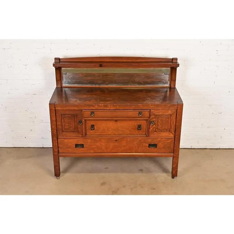 Stickley Brothers Stil Antike Mission Eiche Sideboard oder Bar Schrank, CIRCA 1900 (Arts and Crafts) im Angebot