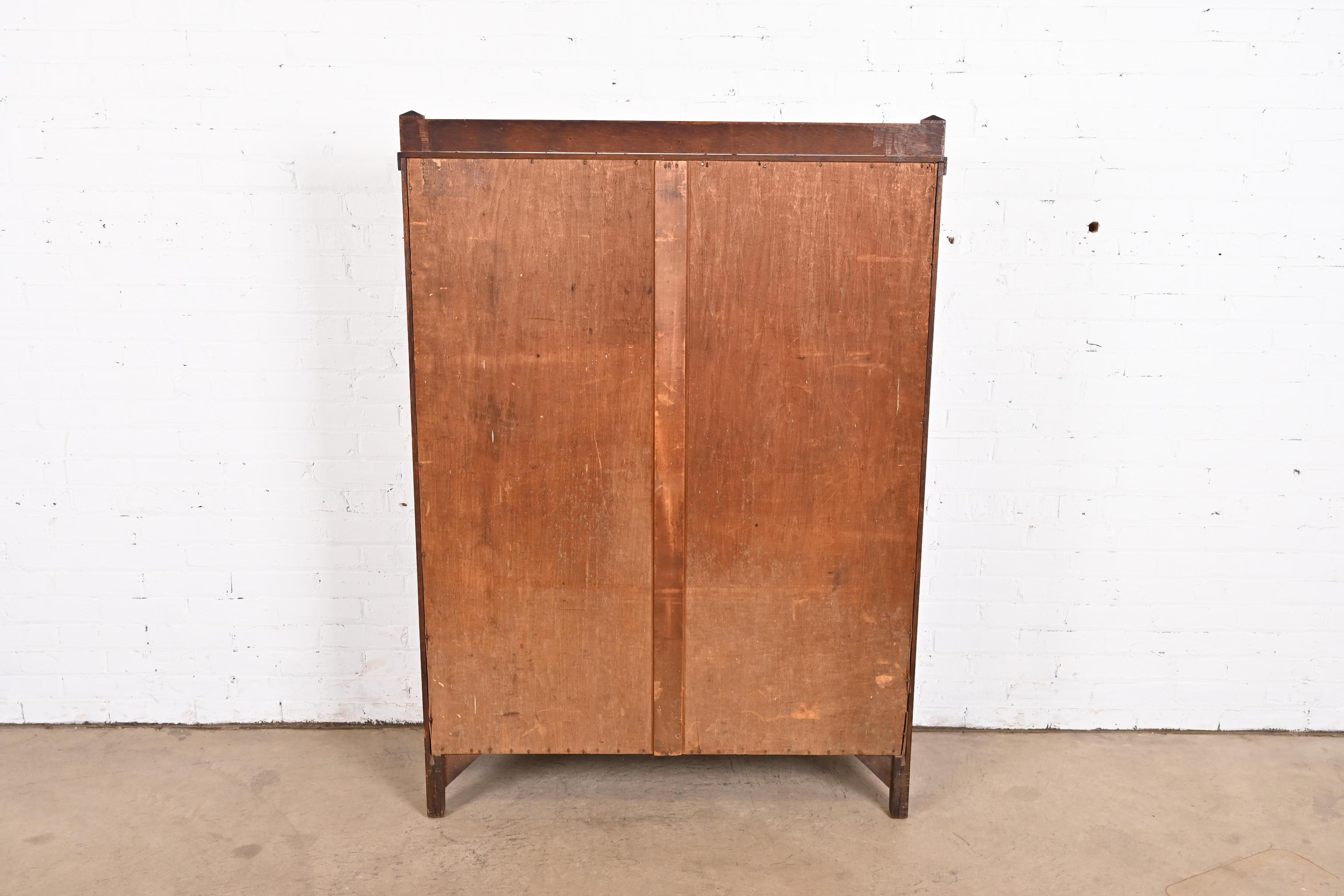 Stickley Brothers Style Mission Oak Arts and Crafts Bookcase, Circa 1910 4