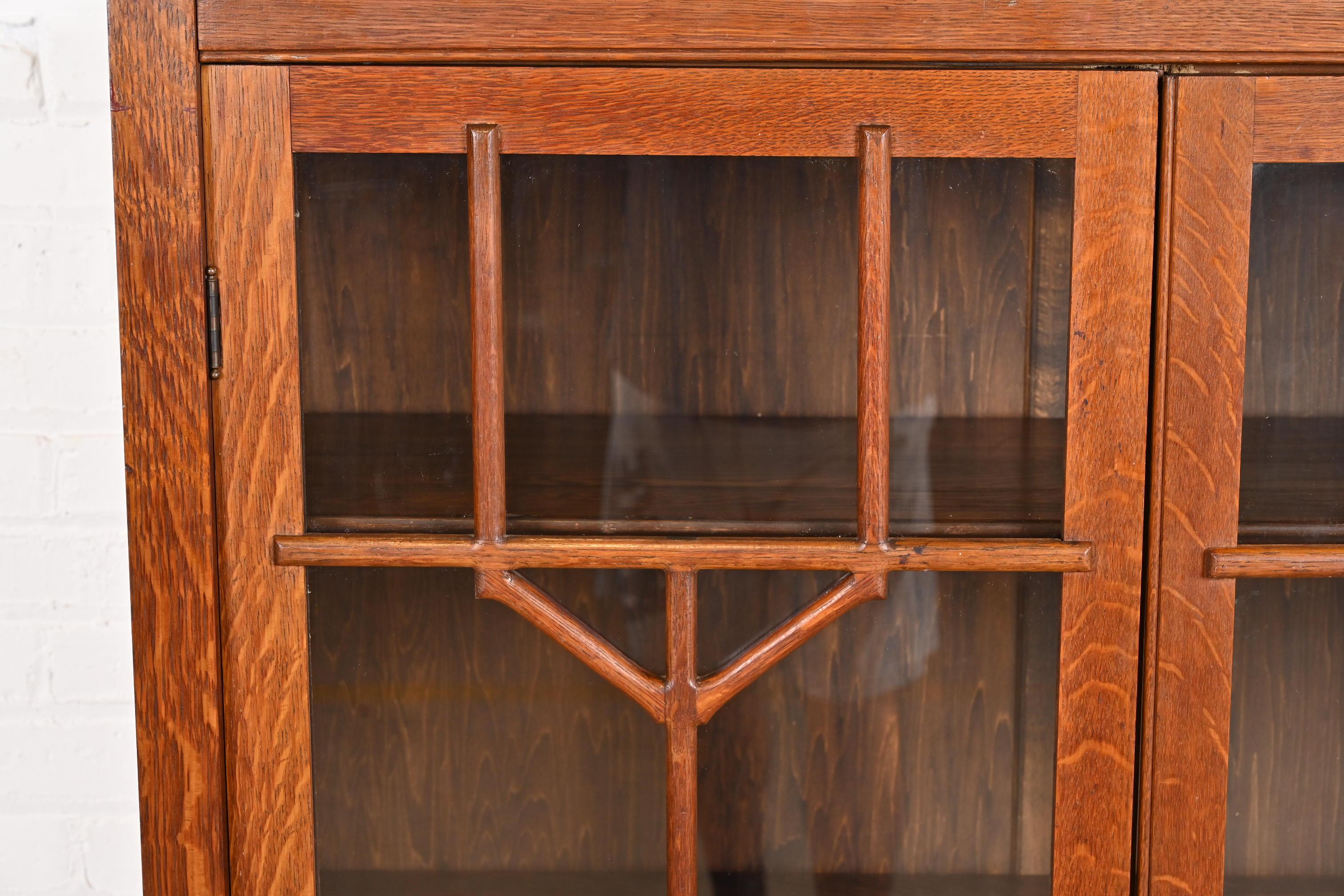 Stickley Brothers Style Mission Oak Arts and Crafts Bookcase, Circa 1910 2
