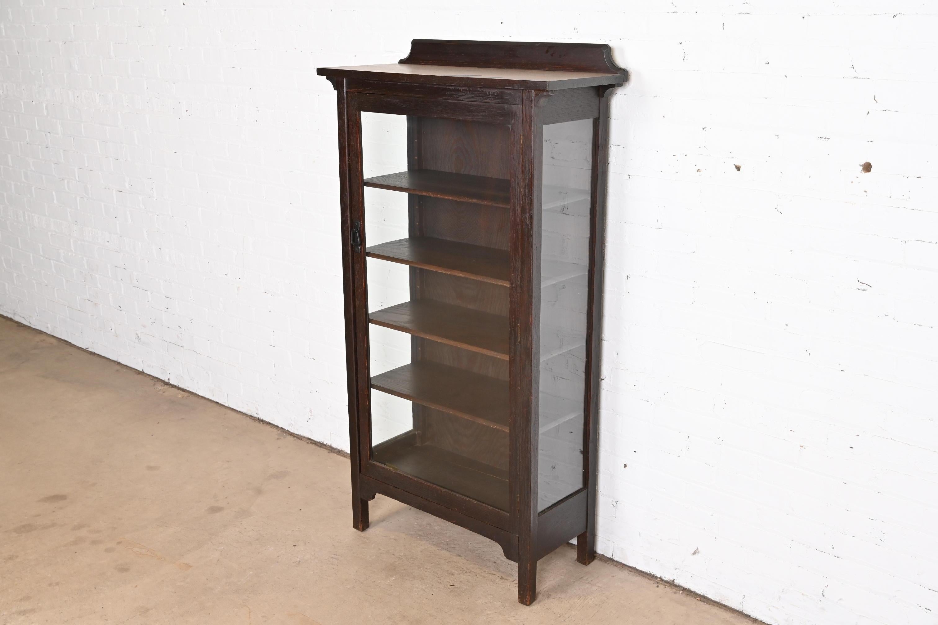 American Stickley Brothers Style Mission Oak Arts & Crafts Bookcase Cabinet, Circa 1900