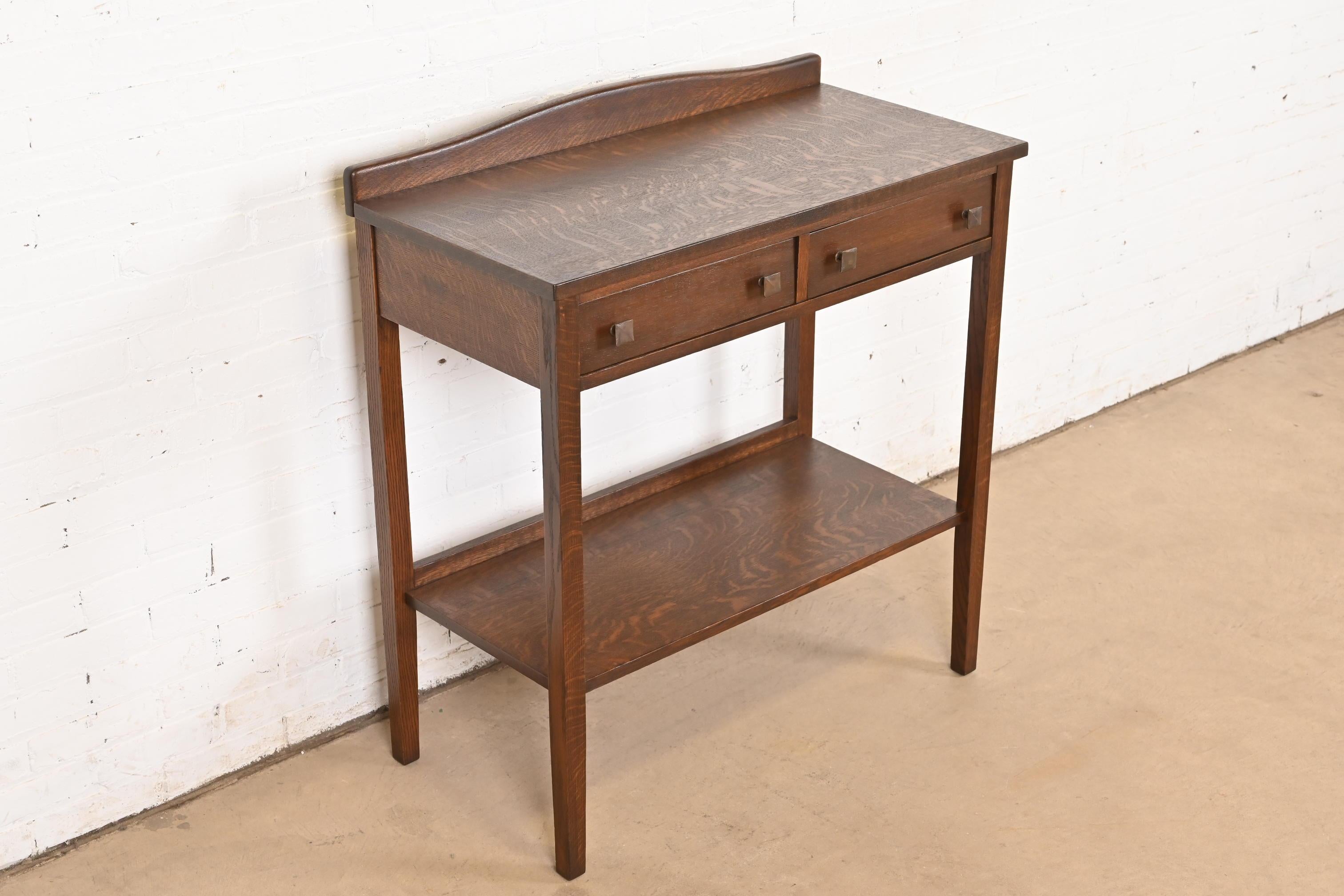 Stickley Brothers Style Mission Arts & Crafts Buffet Server, neu lackiert, Eiche im Zustand „Gut“ im Angebot in South Bend, IN