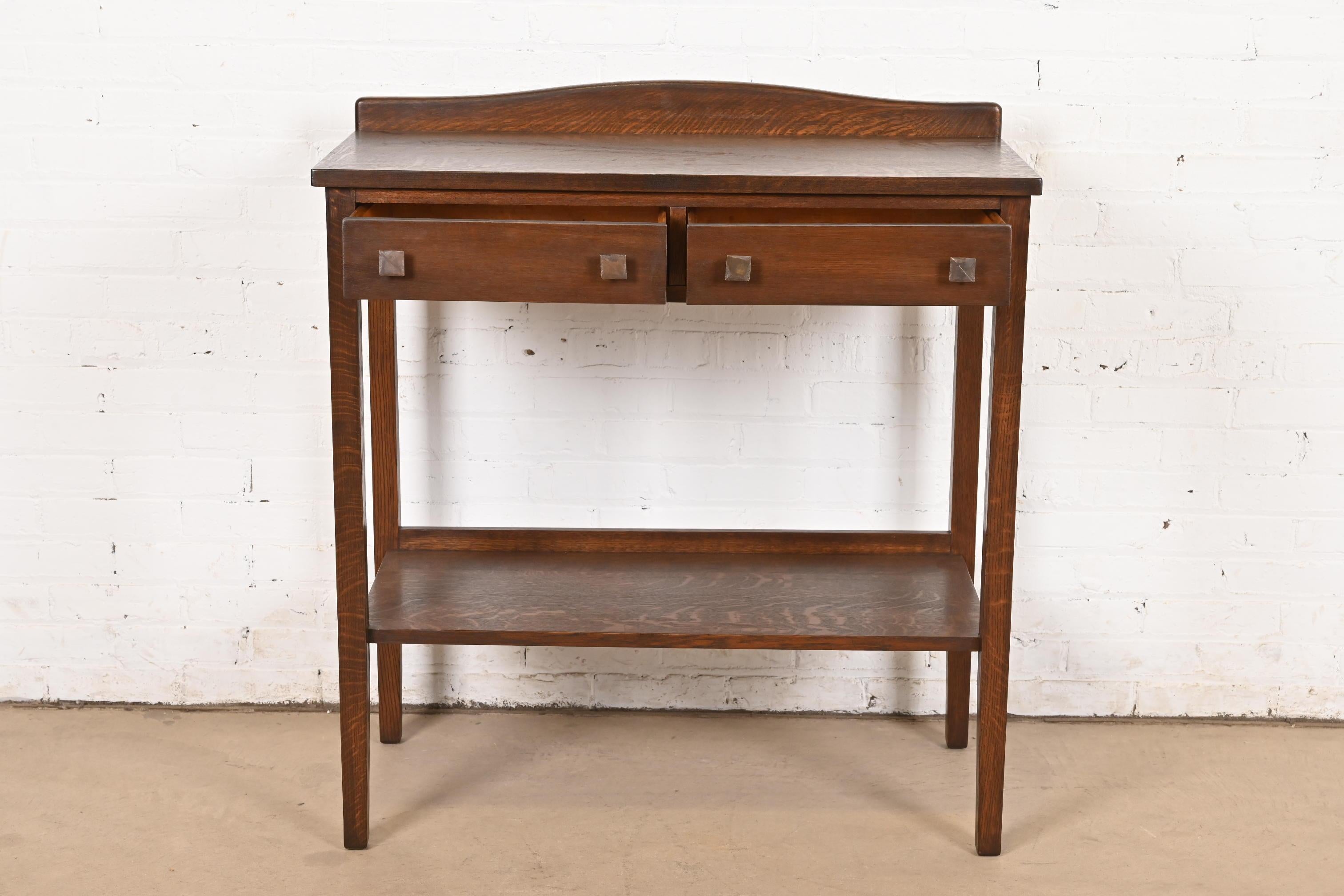 Stickley Brothers Style Mission Arts & Crafts Buffet Server, neu lackiert, Eiche (20. Jahrhundert) im Angebot