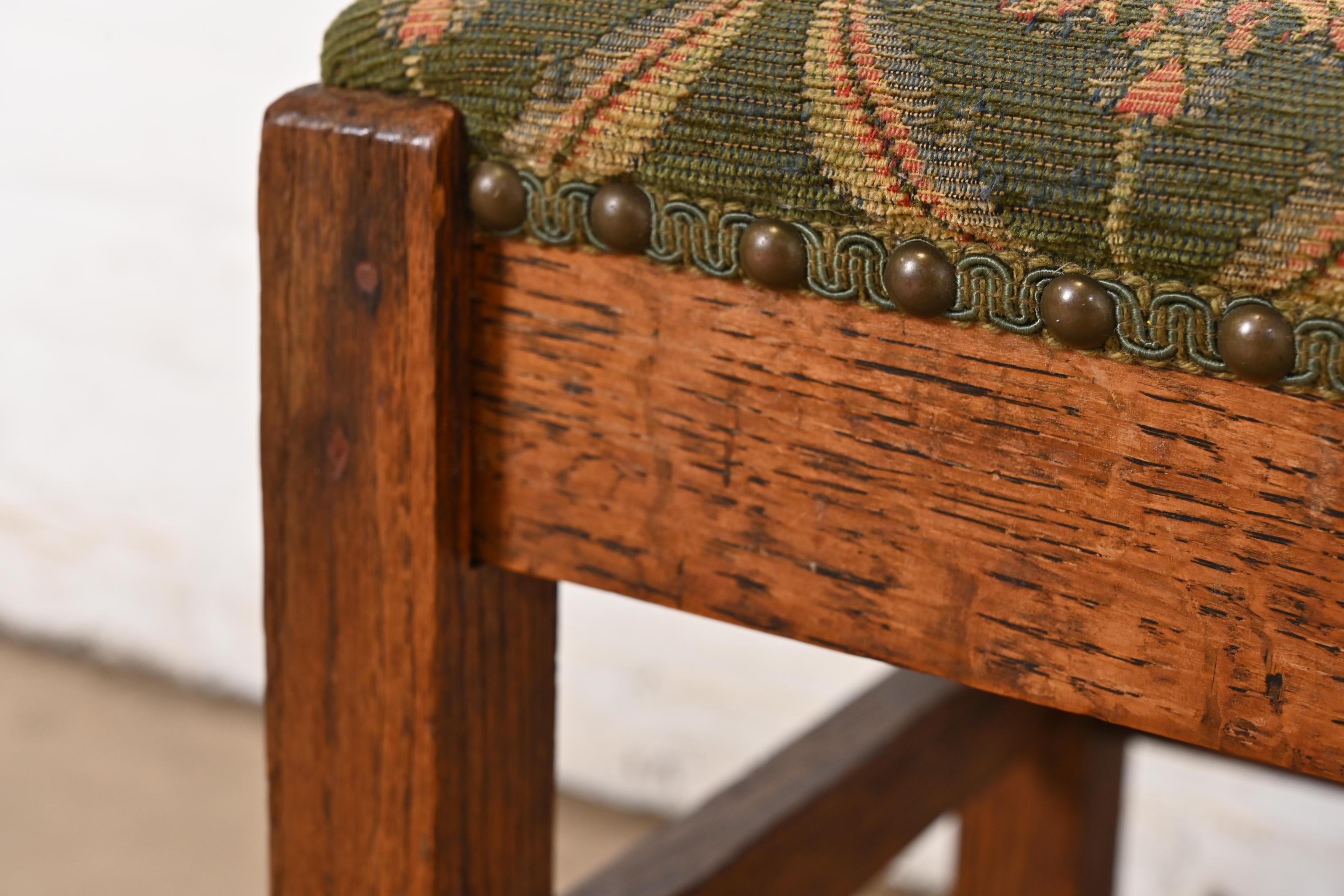 Stickley Brothers Stil Mission Eichenholz Arts & Crafts gepolsterter Fußhocker (Messing) im Angebot