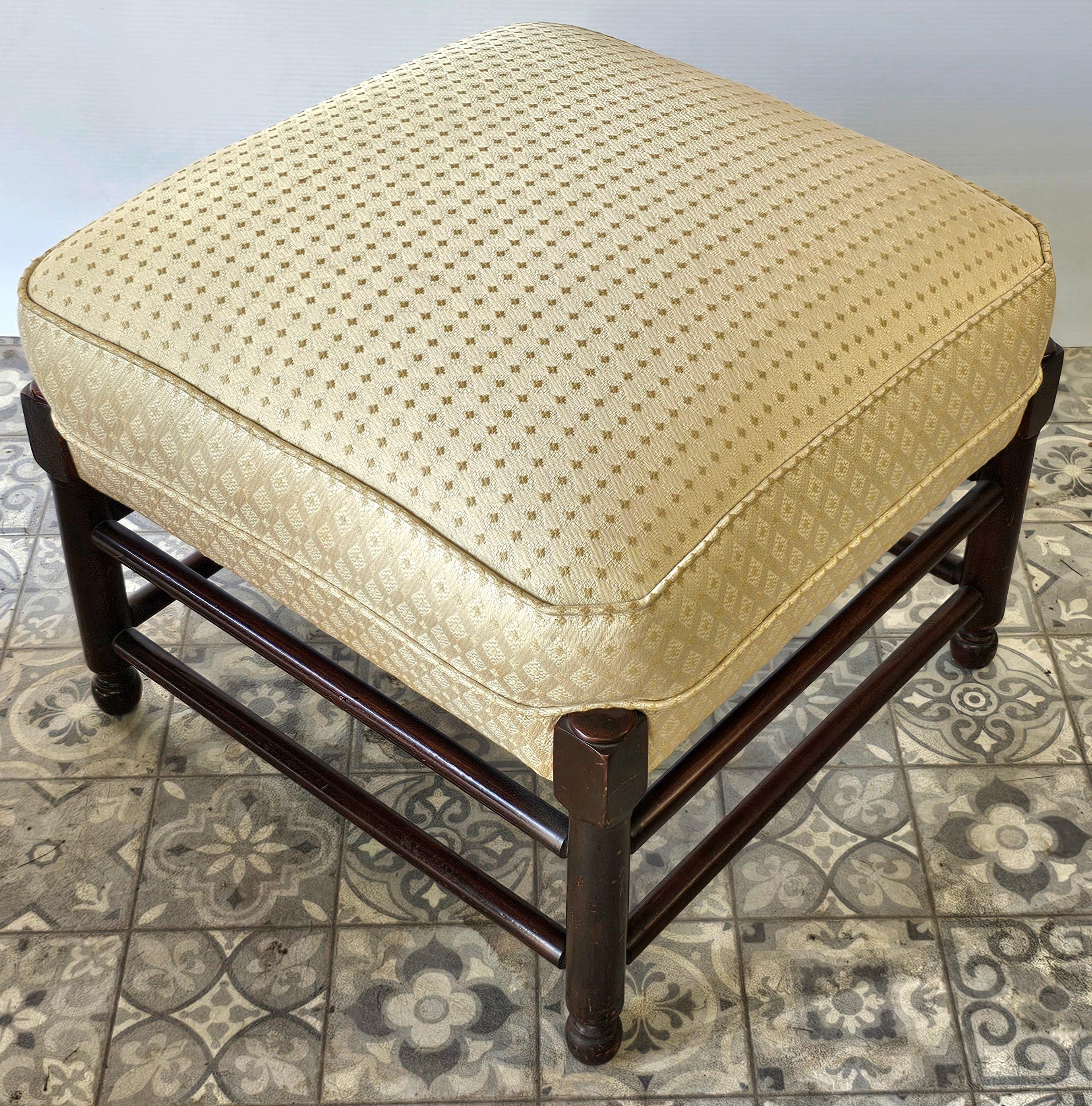 Stickley English Colonial Collection Cherry Valley Ensemble chaise longue et ottoman en vente 3