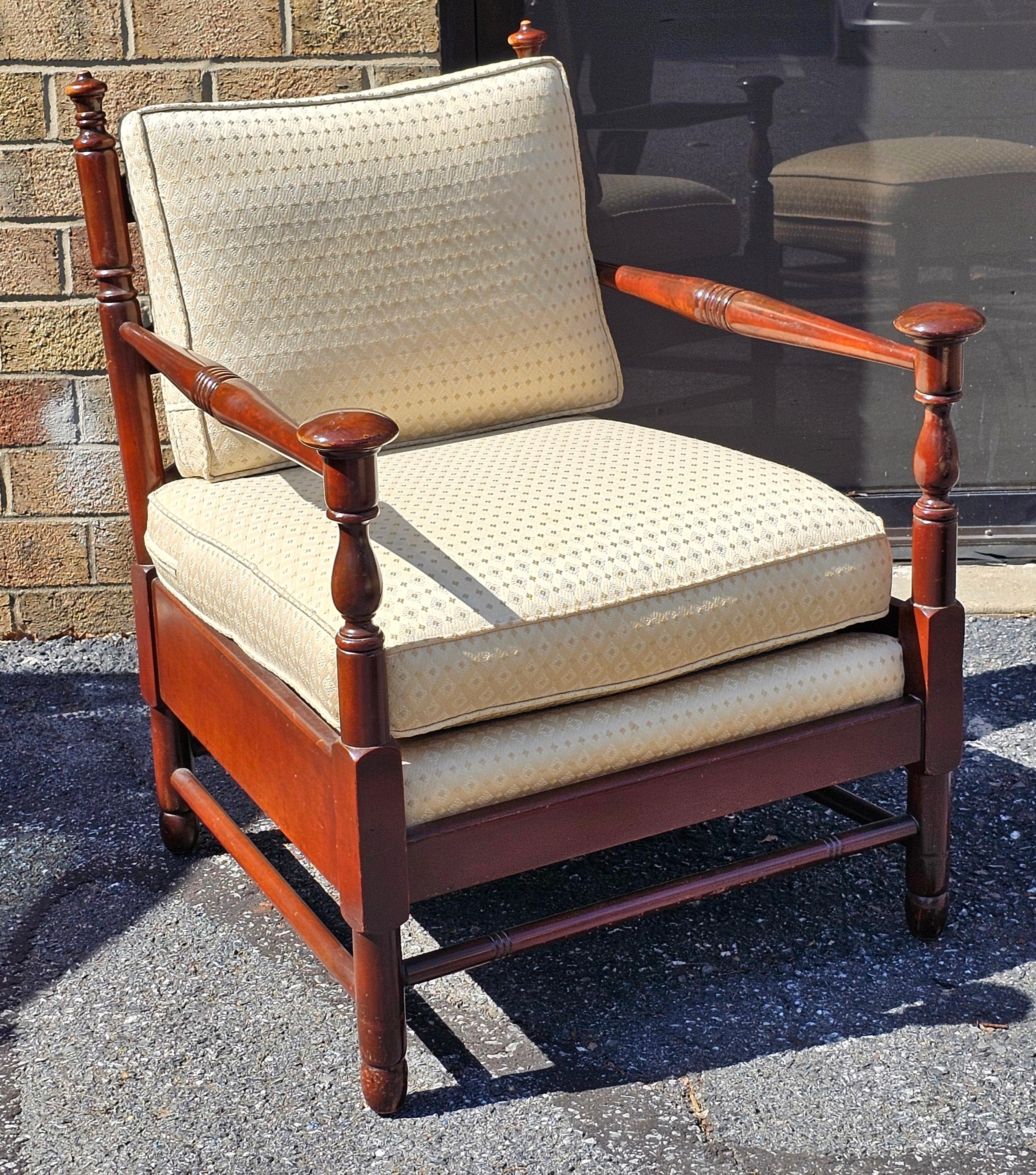 Stickley English Colonial Collection Cherry Valley Ensemble chaise longue et ottoman en vente 7