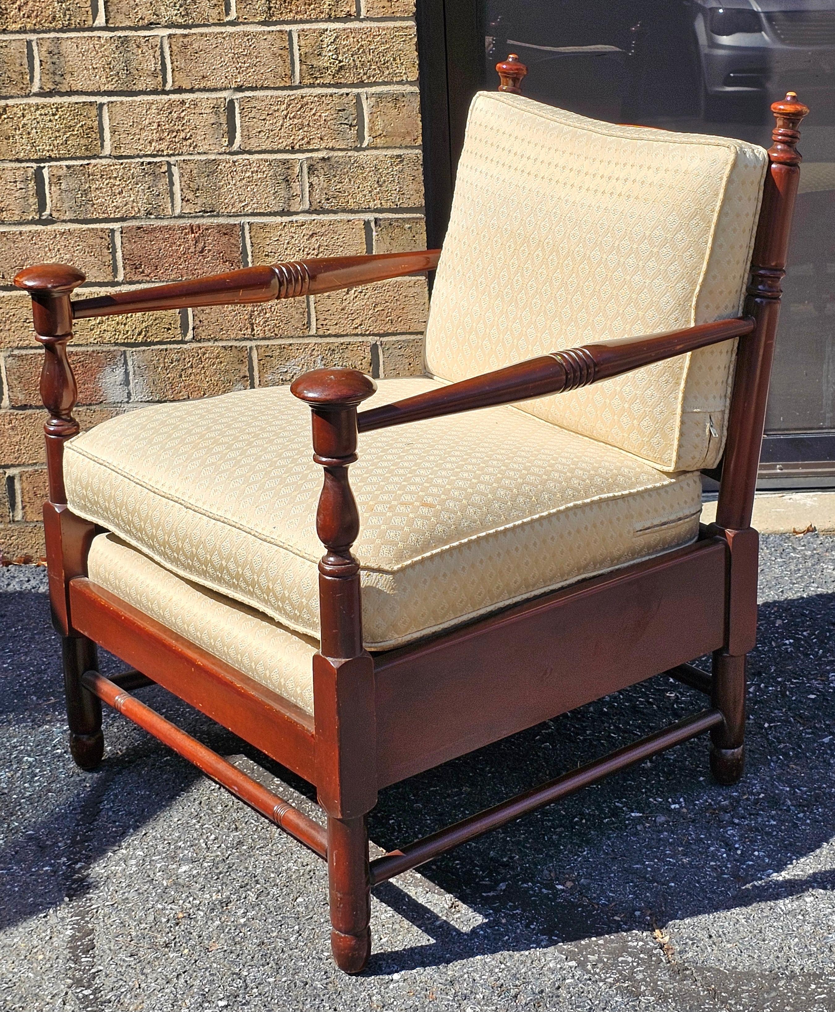Stickley English Colonial Collection Cherry Valley Ensemble chaise longue et ottoman en vente 8