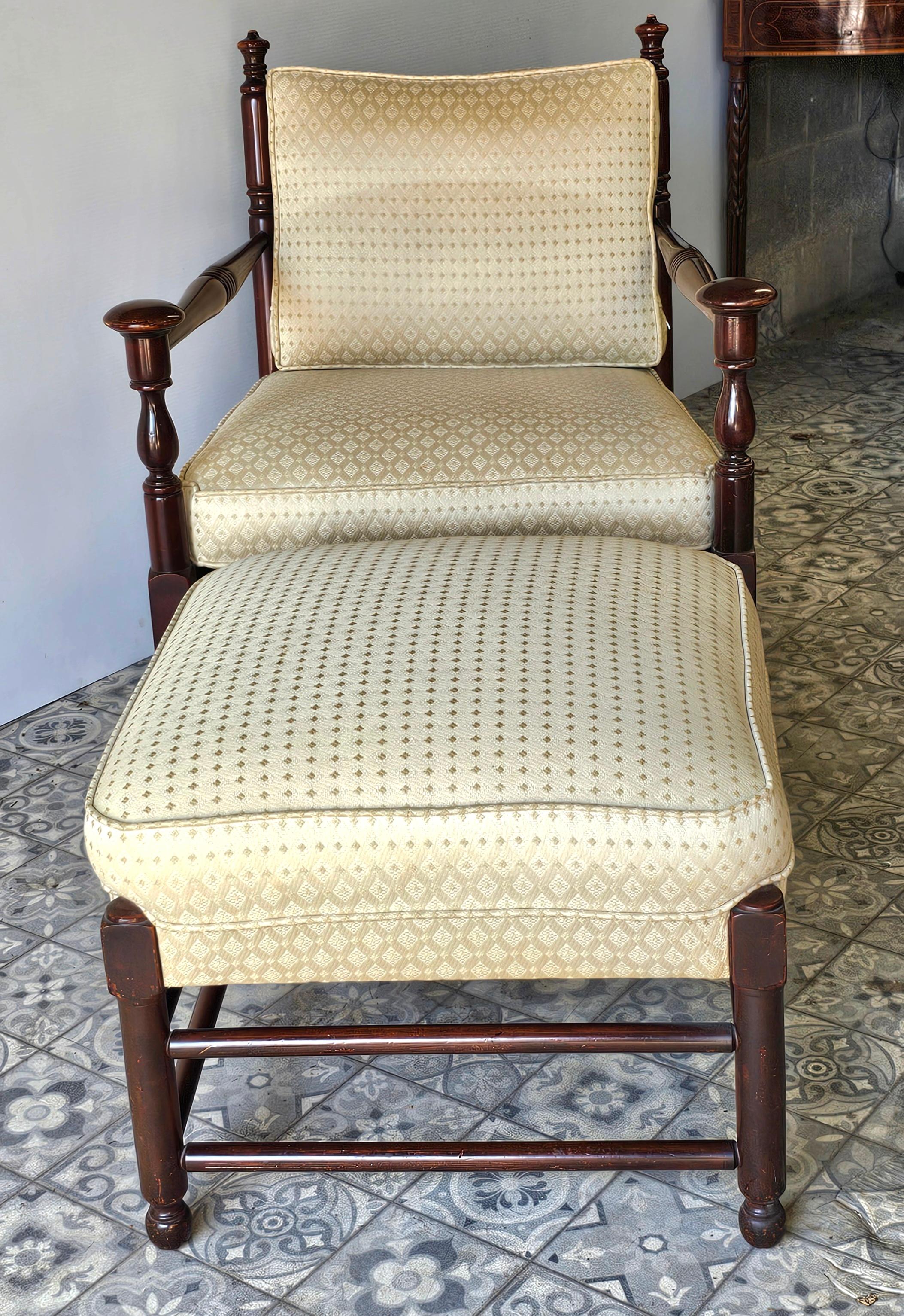 Autre Stickley English Colonial Collection Cherry Valley Ensemble chaise longue et ottoman en vente