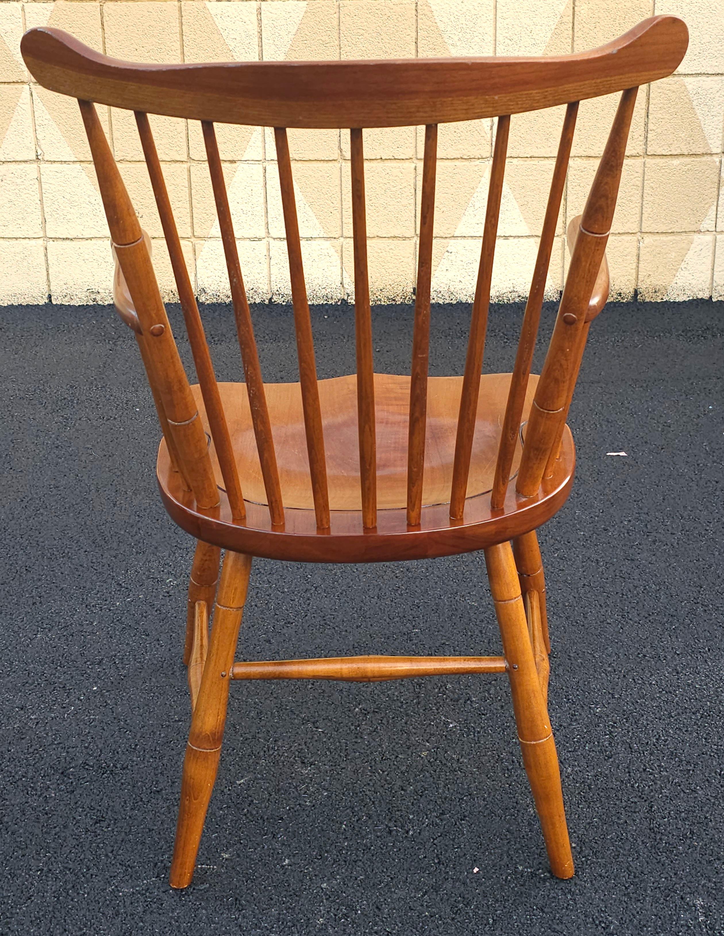 Poltrona Stickley in stile Windsor in ciliegio in vendita 1