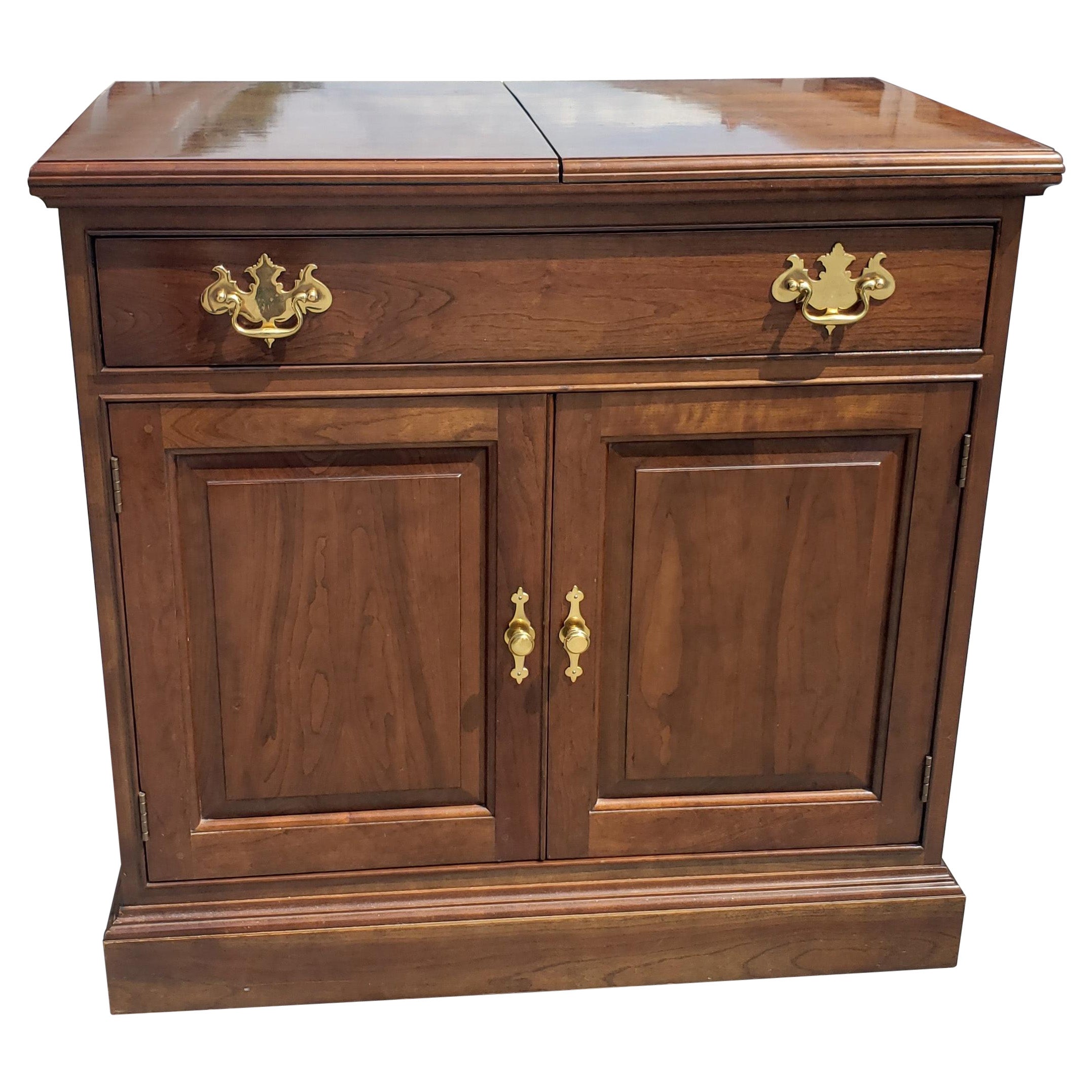Servidor Buffet Expandible sobre Ruedas Stickley Chippendale Cerezo