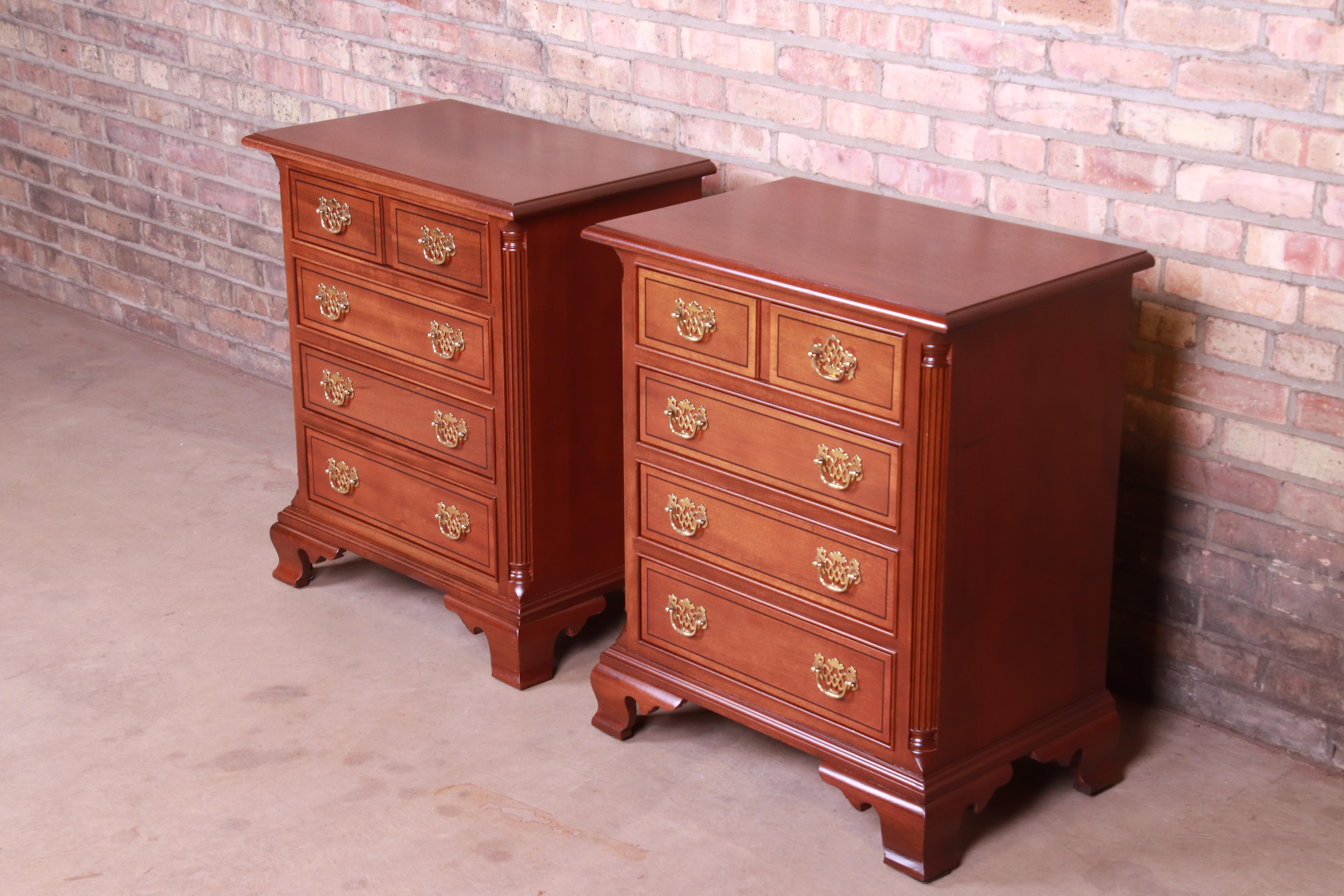 Stickley Chippendale Mahogany Bedside Chests, Pair In Good Condition In South Bend, IN