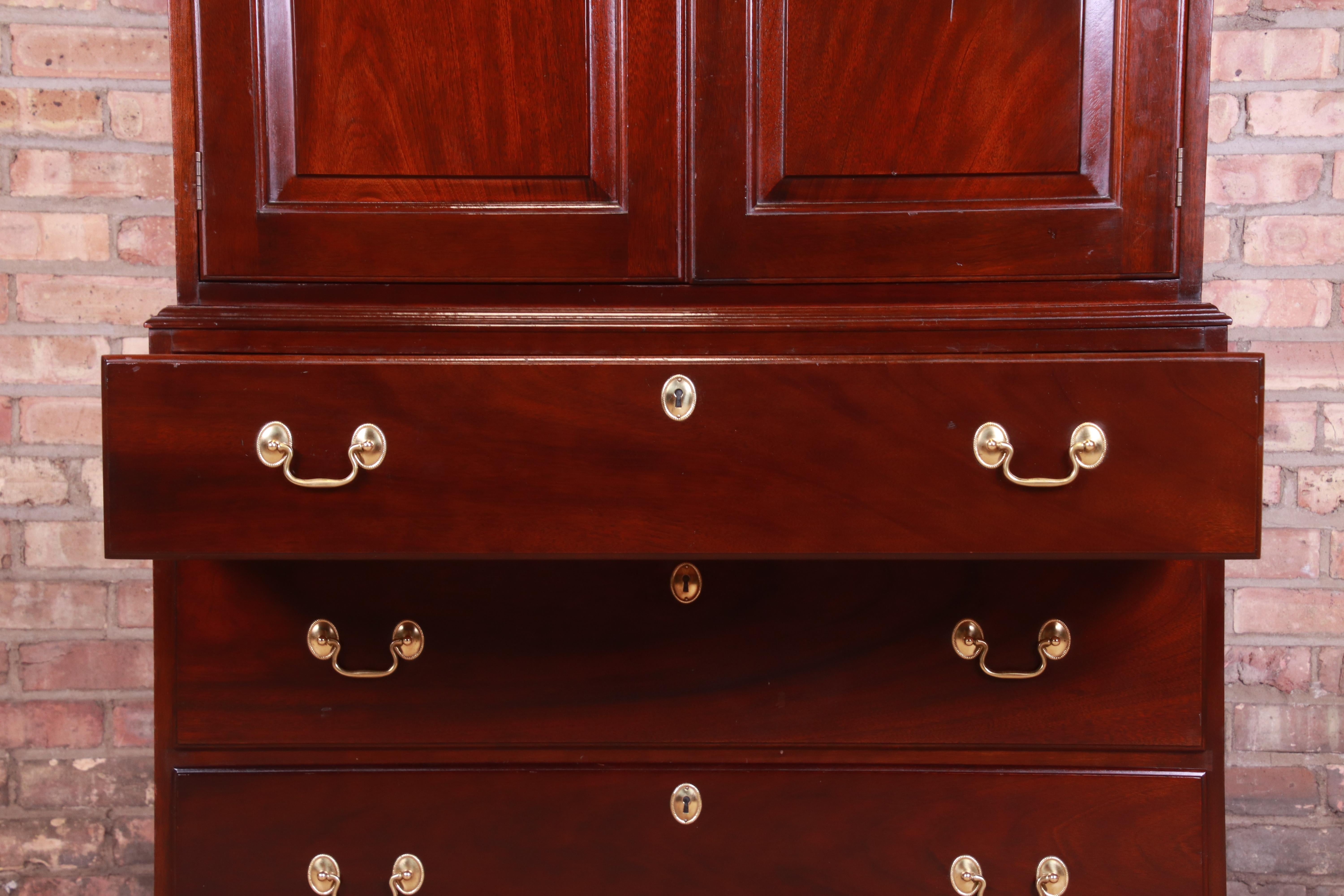 Stickley Chippendale Mahogany Gentleman's Chest 4