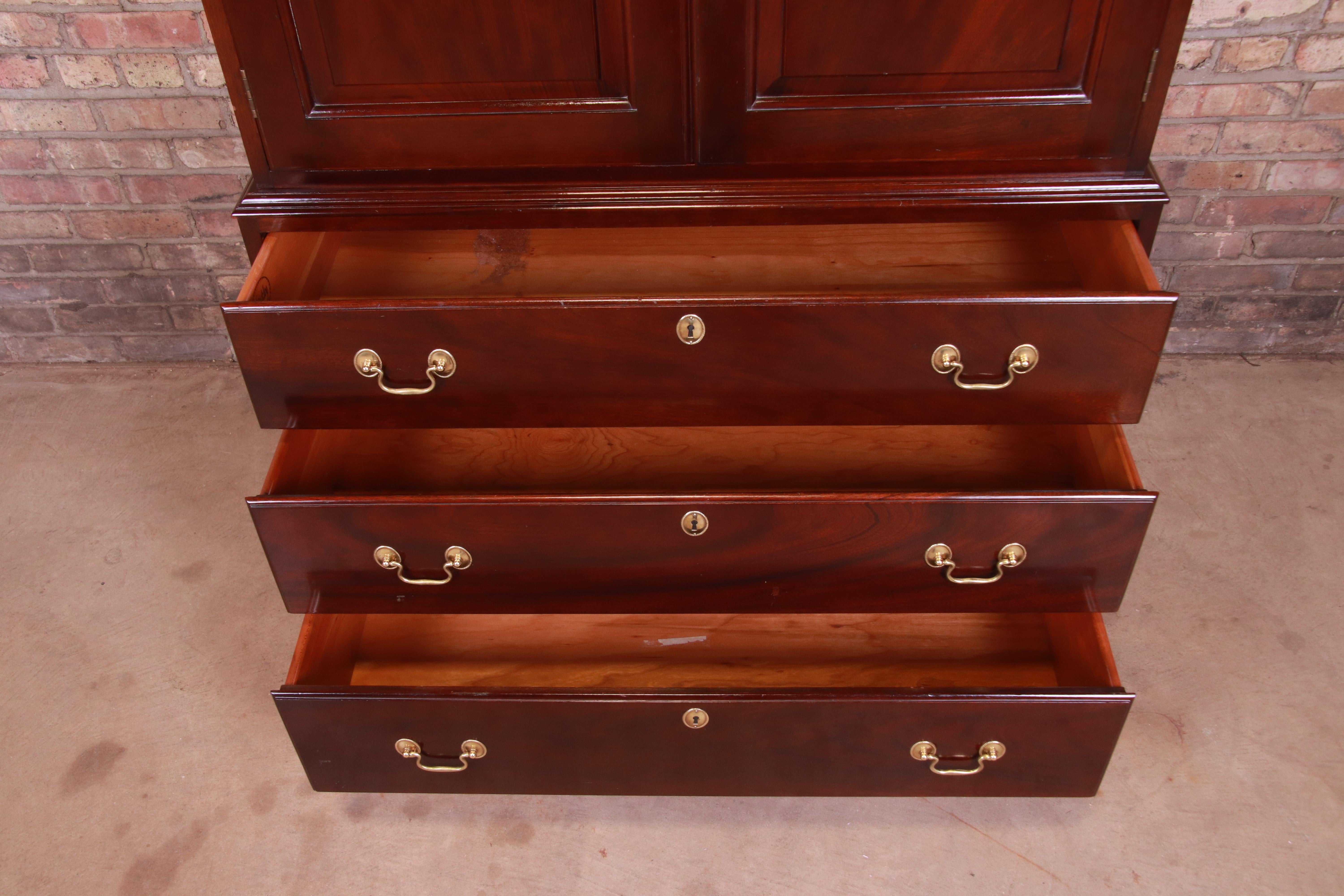 Stickley Chippendale Mahogany Gentleman's Chest 5