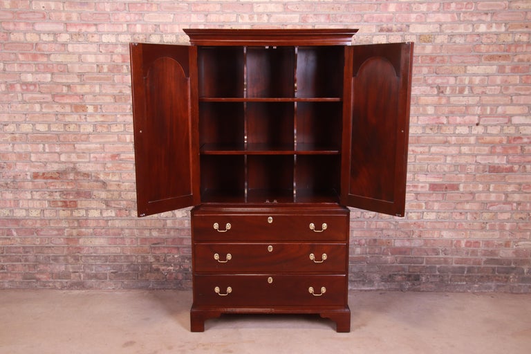 Stickley Chippendale Mahogany Gentleman's Chest For Sale at 1stDibs