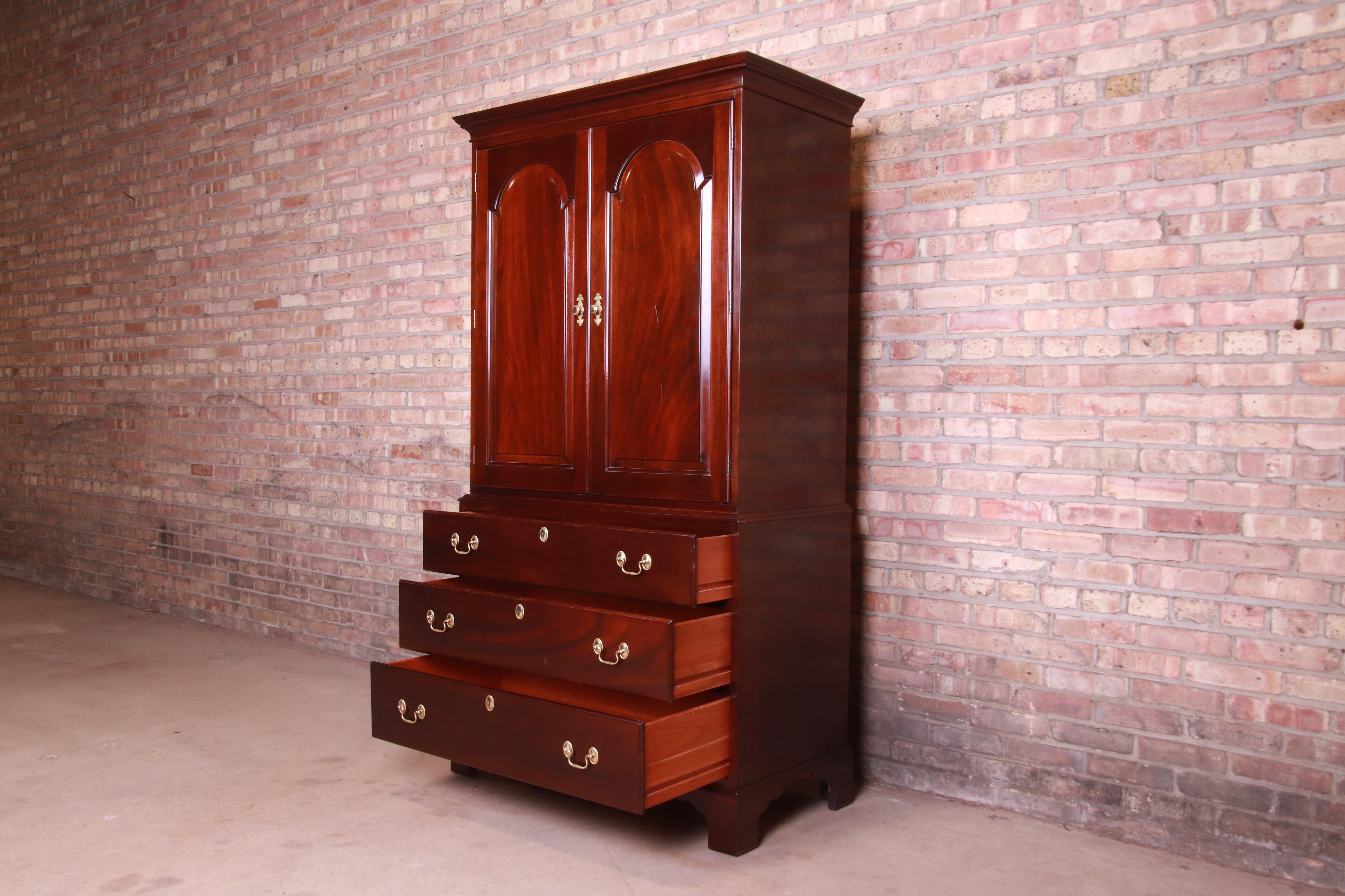 Stickley Chippendale Mahogany Gentleman's Chest 3