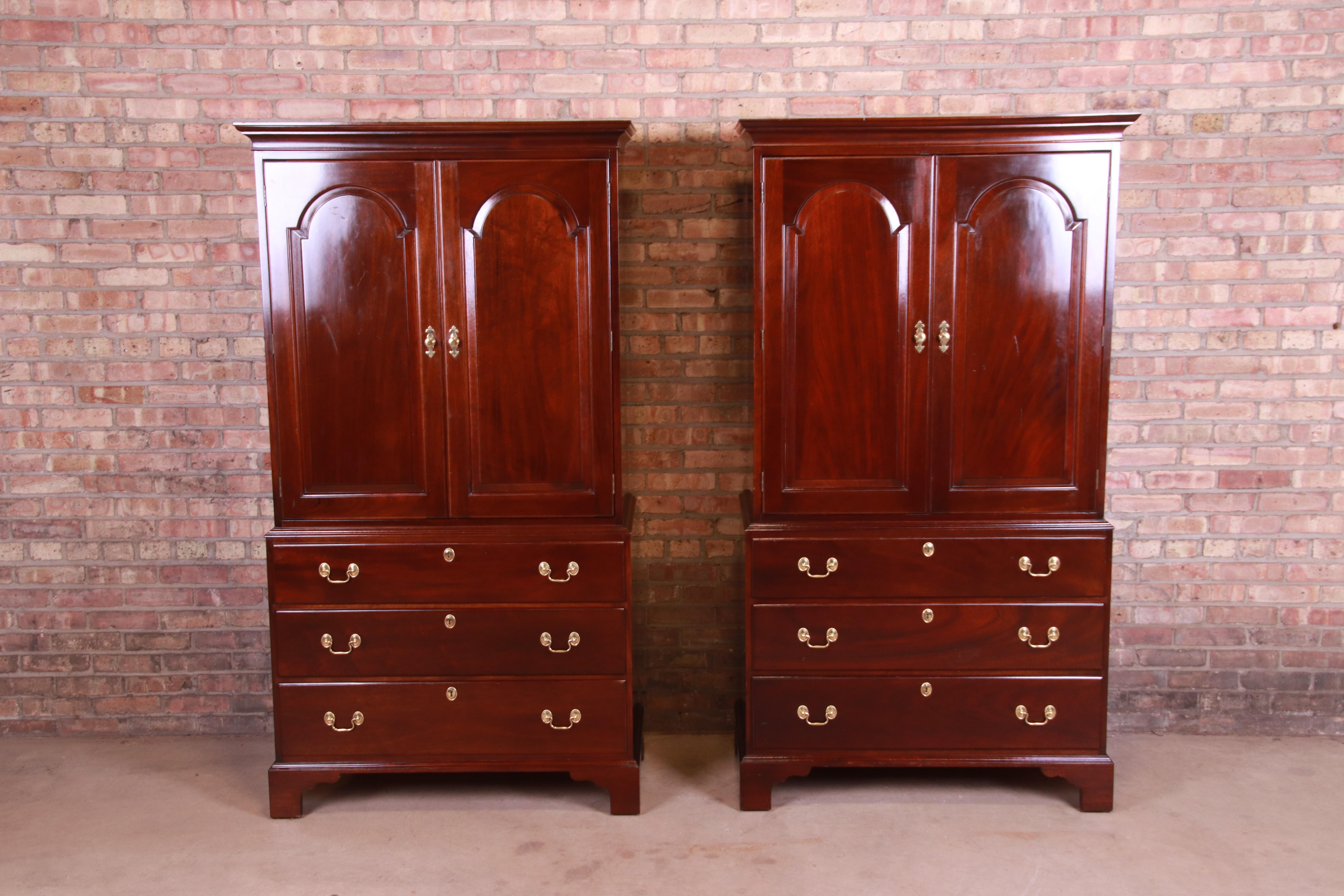 Stickley Chippendale Mahogany Gentleman's Chests, Pair In Good Condition In South Bend, IN