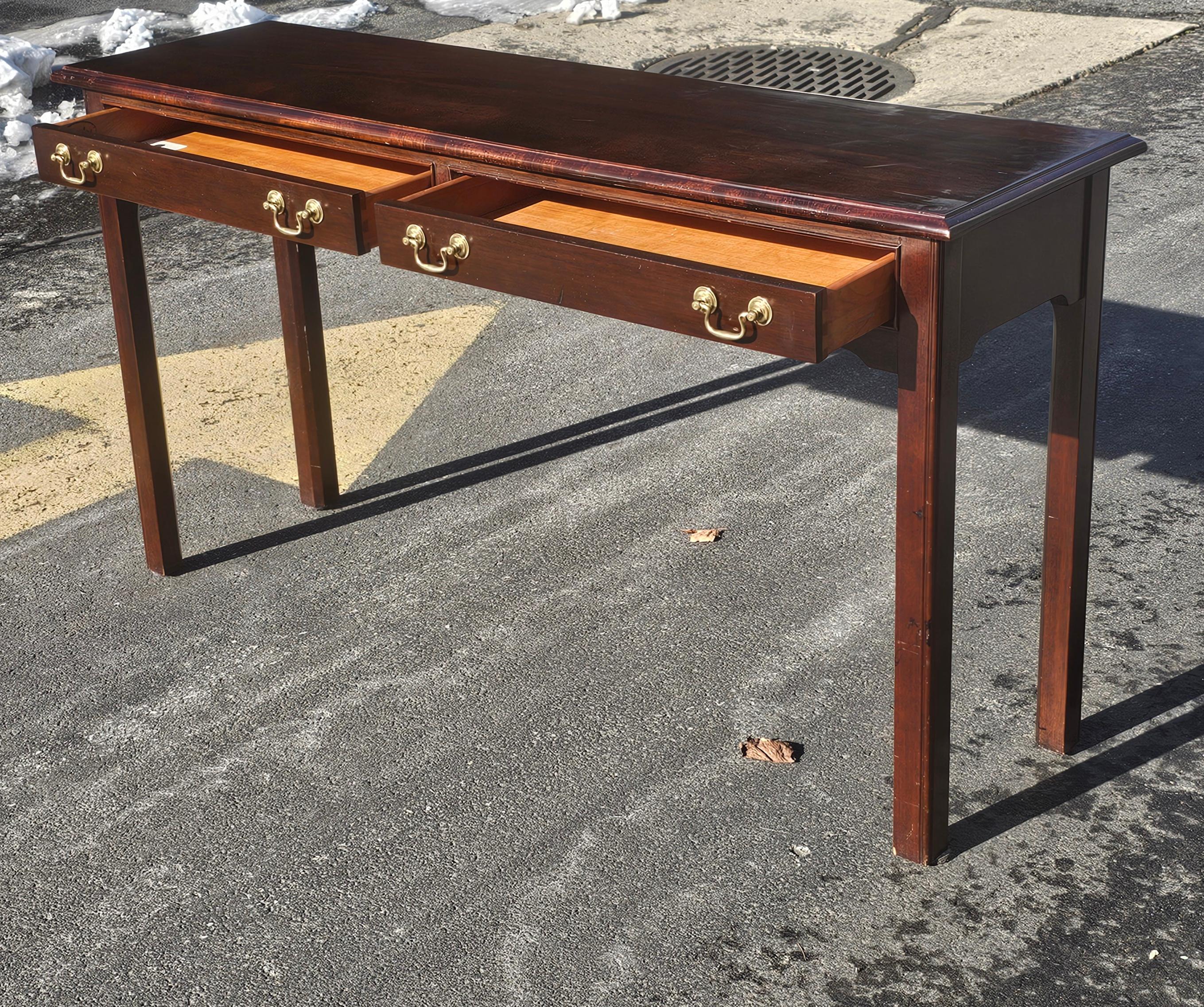 Stickley Chippendale Solid Mahogany Console Table with Protective Glass Top  For Sale 5