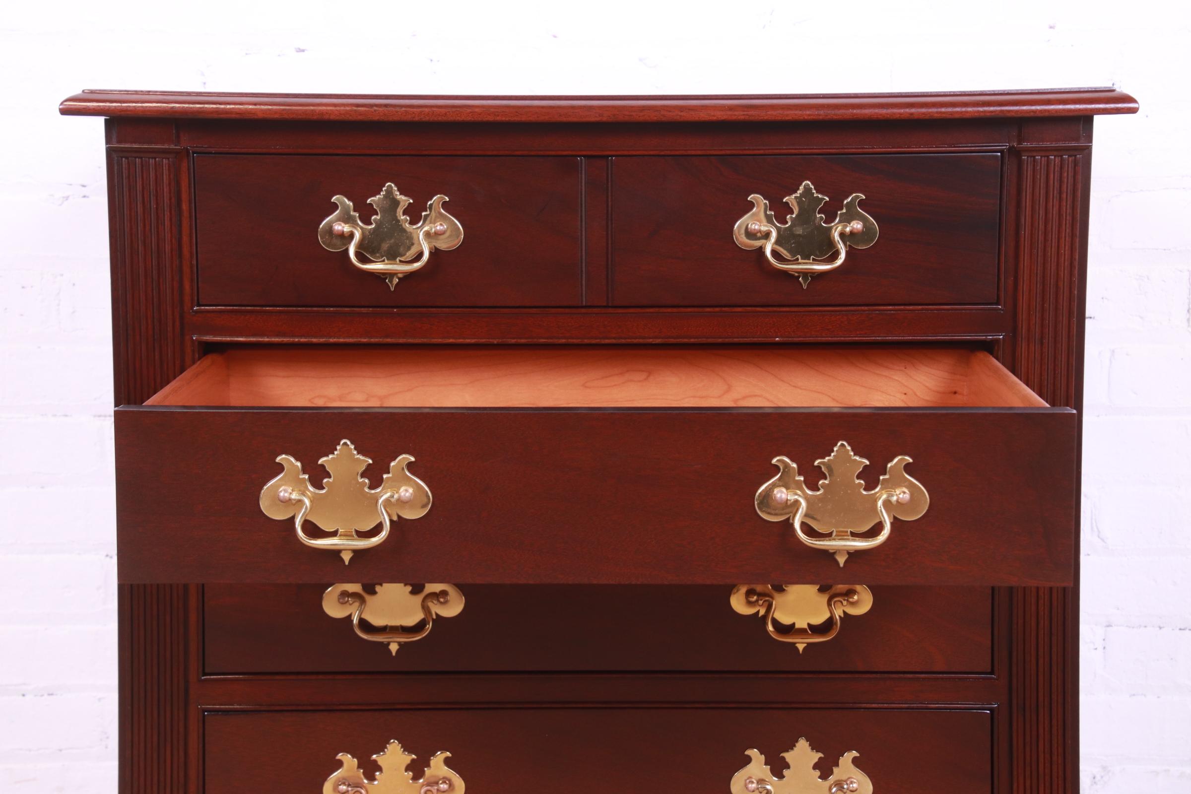 Stickley Colonial Williamsburg Georgian Mahogany Chest of Drawers, Restored For Sale 1