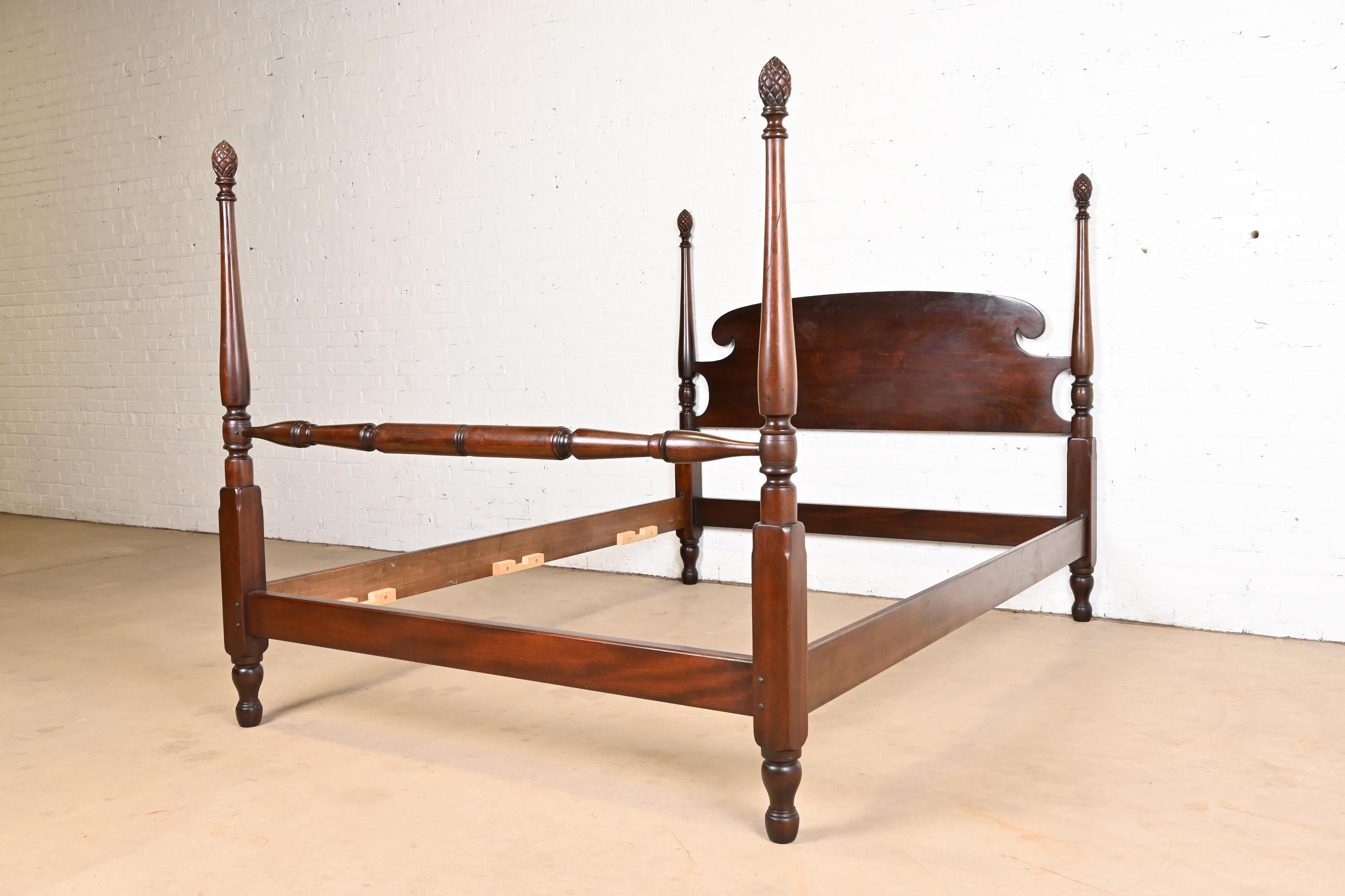 Stickley Federal Carved Mahogany Queen Size Pineapple Poster Bed In Good Condition For Sale In South Bend, IN
