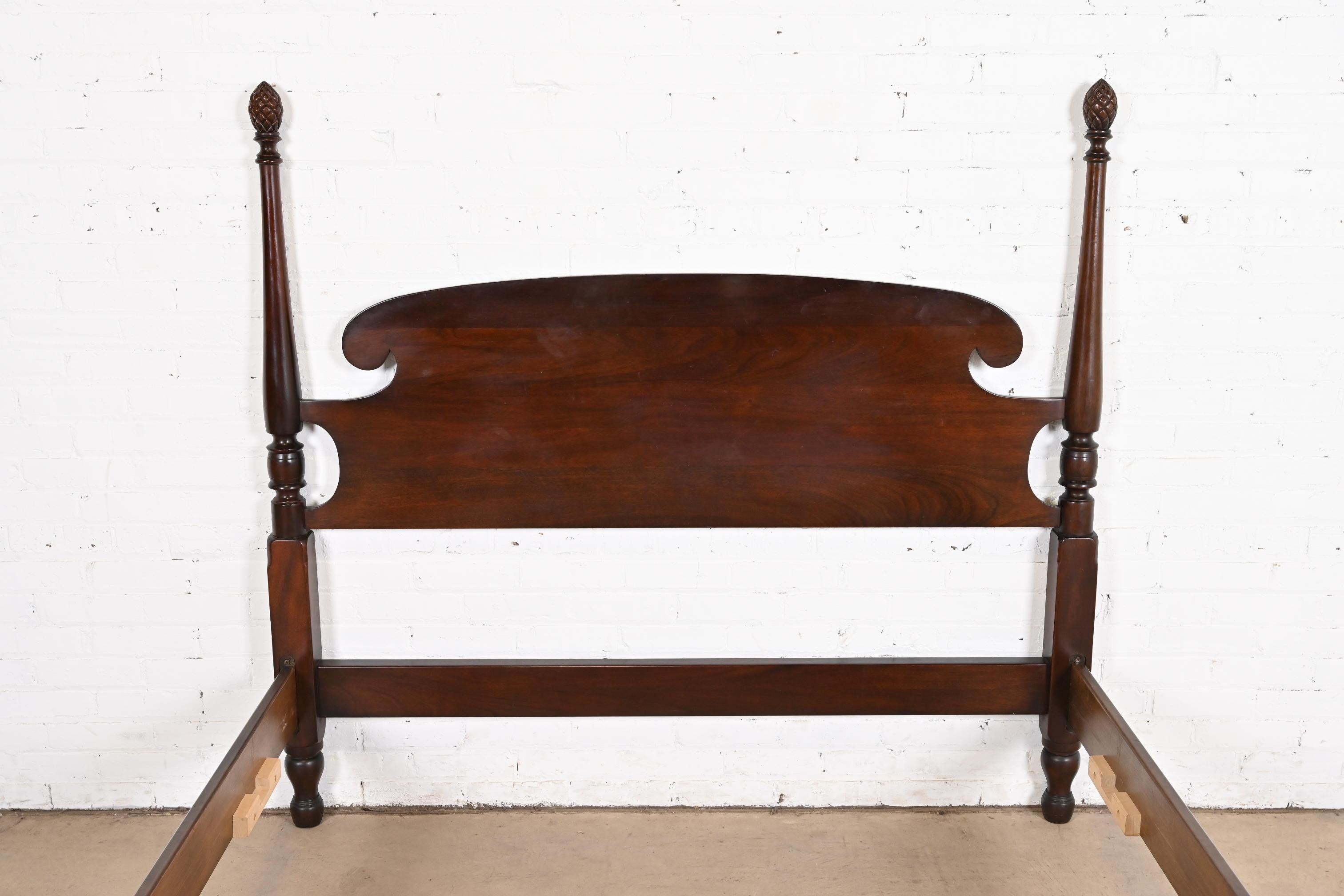 Stickley Federal Carved Mahogany Queen Size Pineapple Poster Bed 2