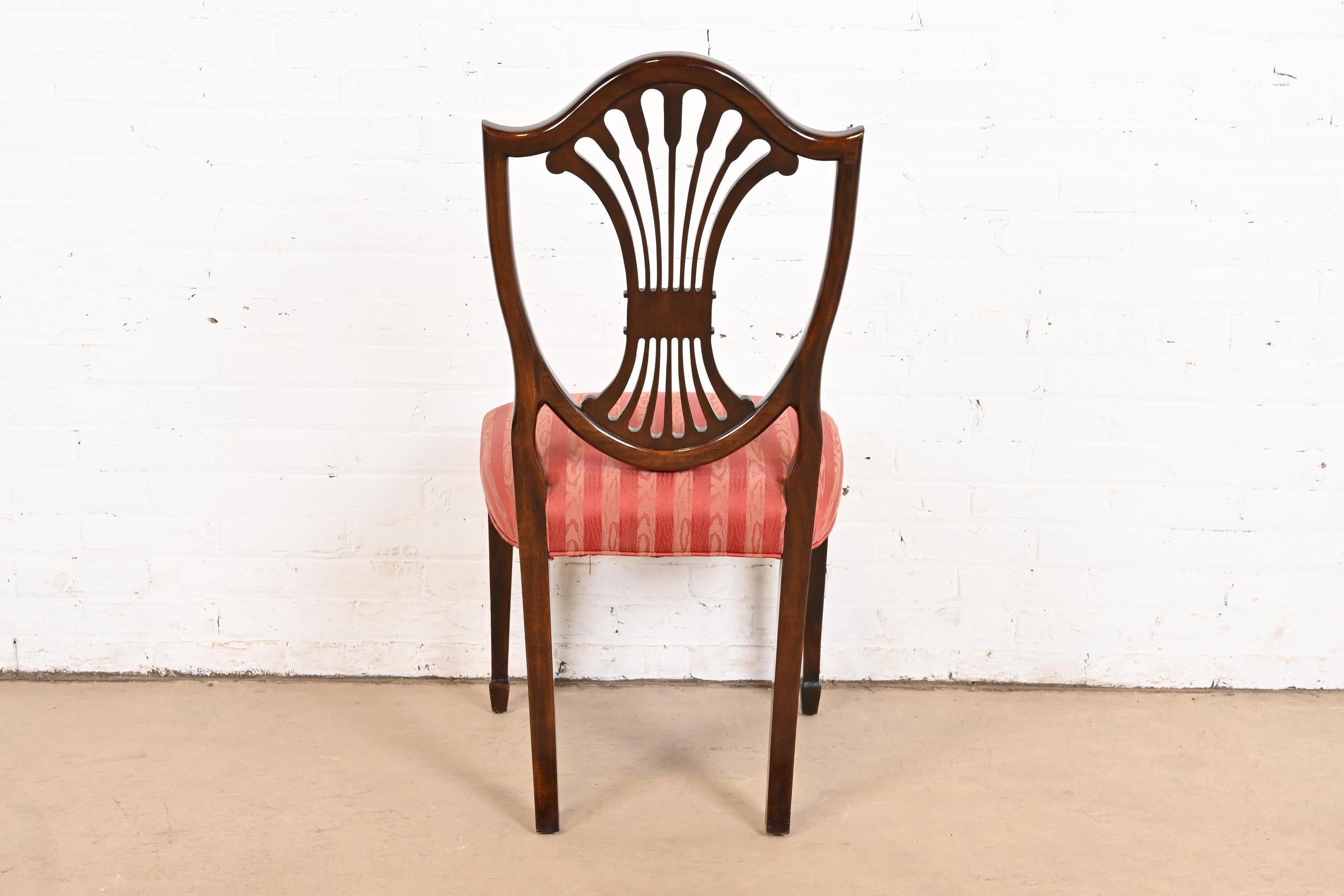 Stickley Federal Mahagoni-Esszimmerstühle mit Schilfrohrrückenlehne, Sechser-Set im Angebot 4