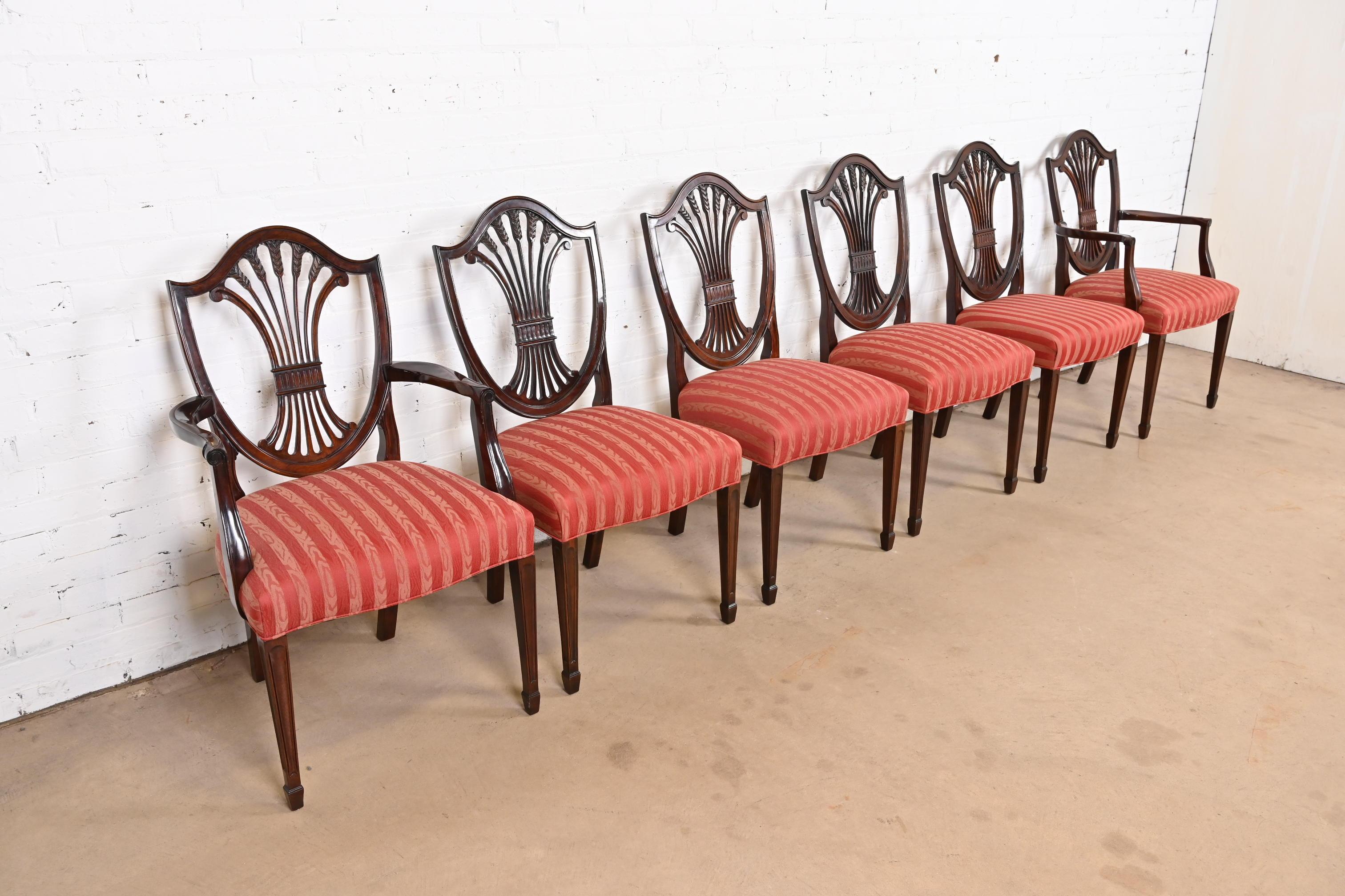 Stickley Federal Mahagoni-Esszimmerstühle mit Schilfrohrrückenlehne, Sechser-Set (amerikanisch) im Angebot
