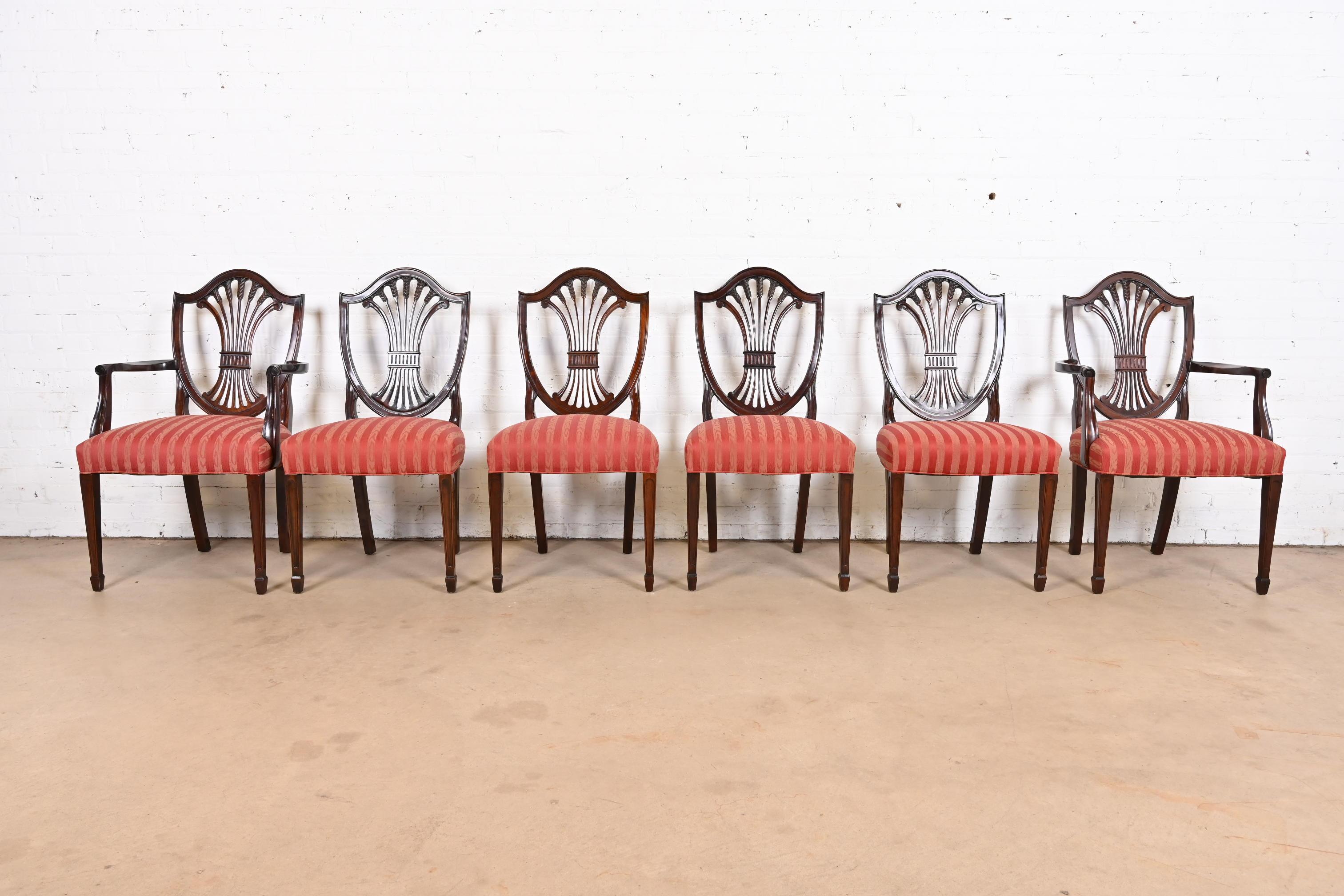 Stickley Federal Mahagoni-Esszimmerstühle mit Schilfrohrrückenlehne, Sechser-Set im Zustand „Gut“ im Angebot in South Bend, IN