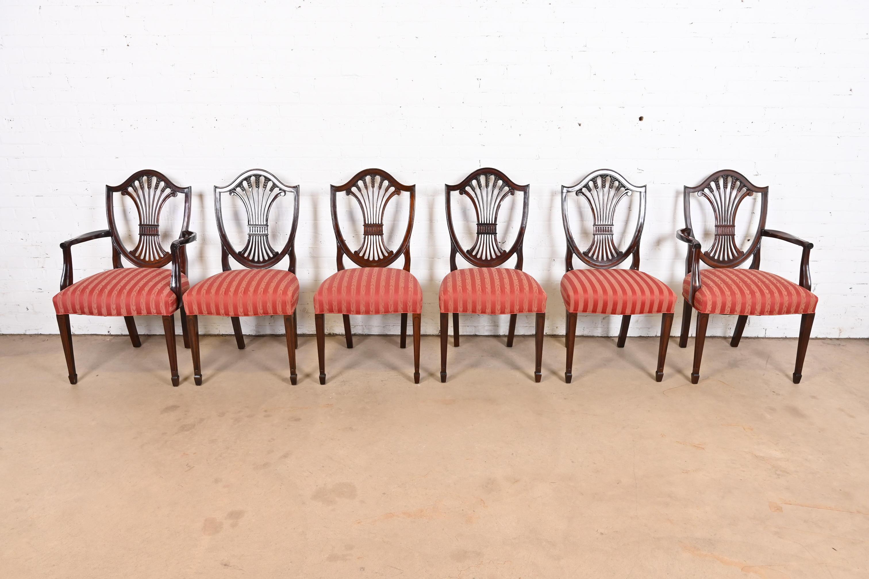 Stickley Federal Mahagoni-Esszimmerstühle mit Schilfrohrrückenlehne, Sechser-Set (20. Jahrhundert) im Angebot