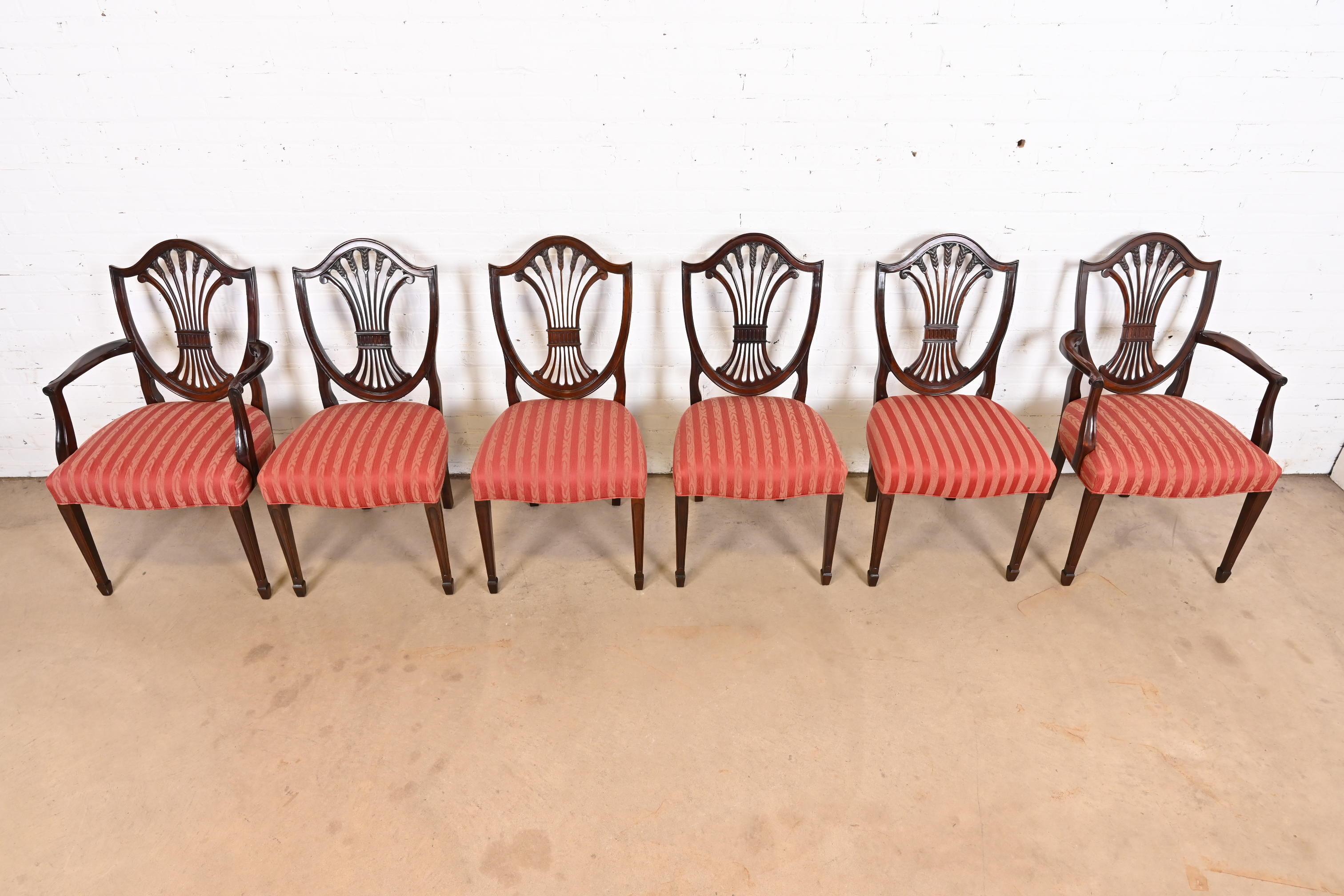 Stickley Federal Mahagoni-Esszimmerstühle mit Schilfrohrrückenlehne, Sechser-Set (Polster) im Angebot