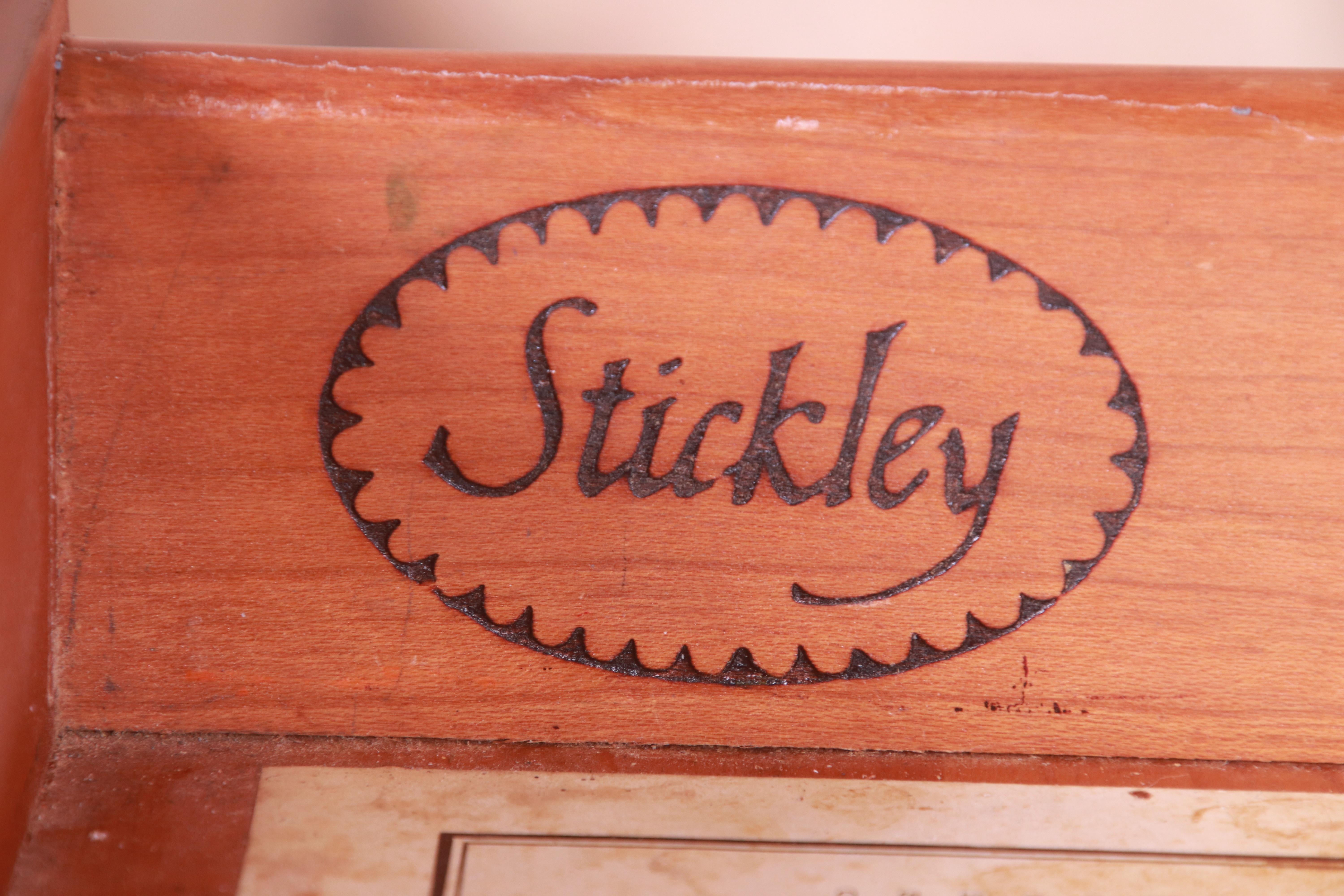 Stickley Federal, Pembroke-Teetische aus massivem Kirschbaumholz, neu lackiert im Angebot 14