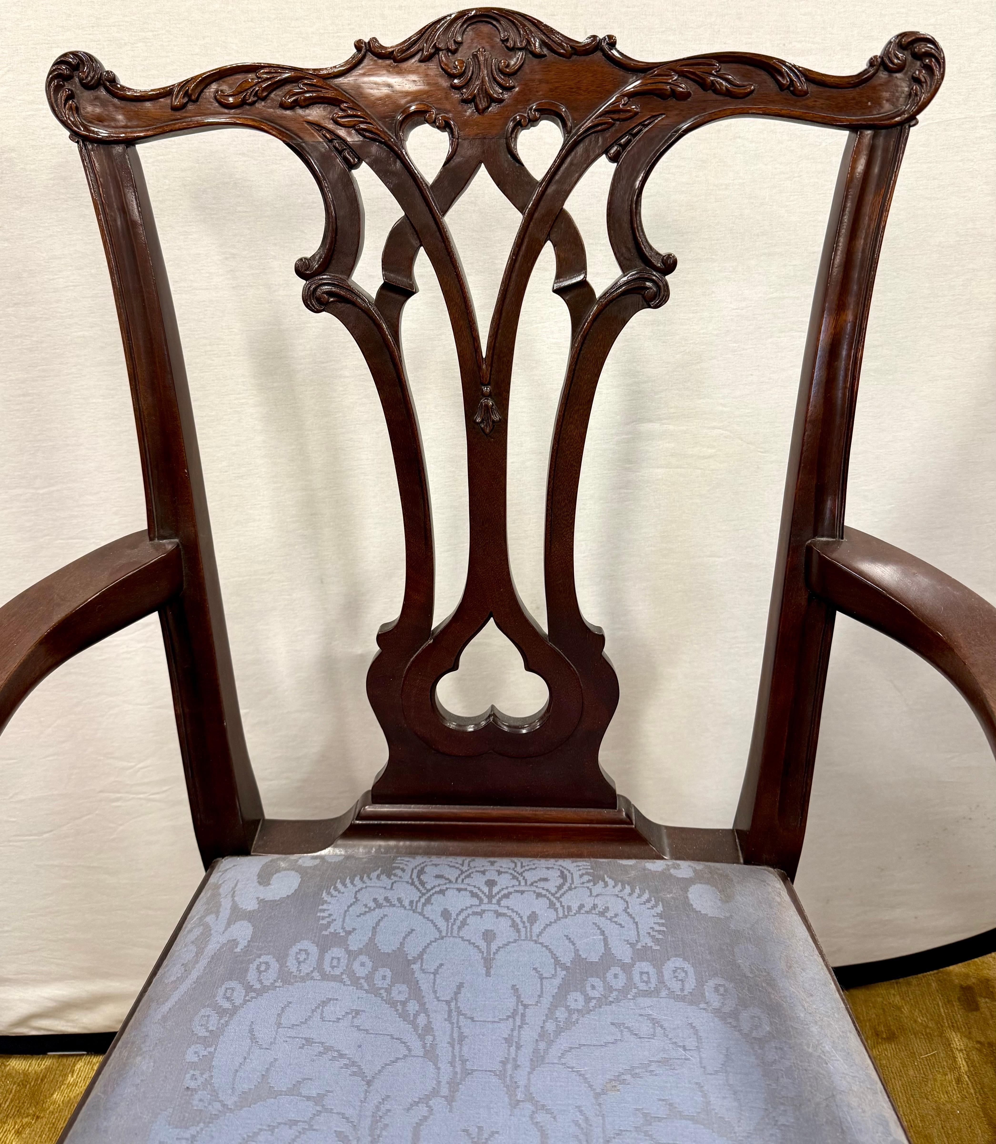 Table et 8 chaises de salle à manger en acajou sculpté de Stickley Furniture Nine-Piece Dining Room Set en vente 7