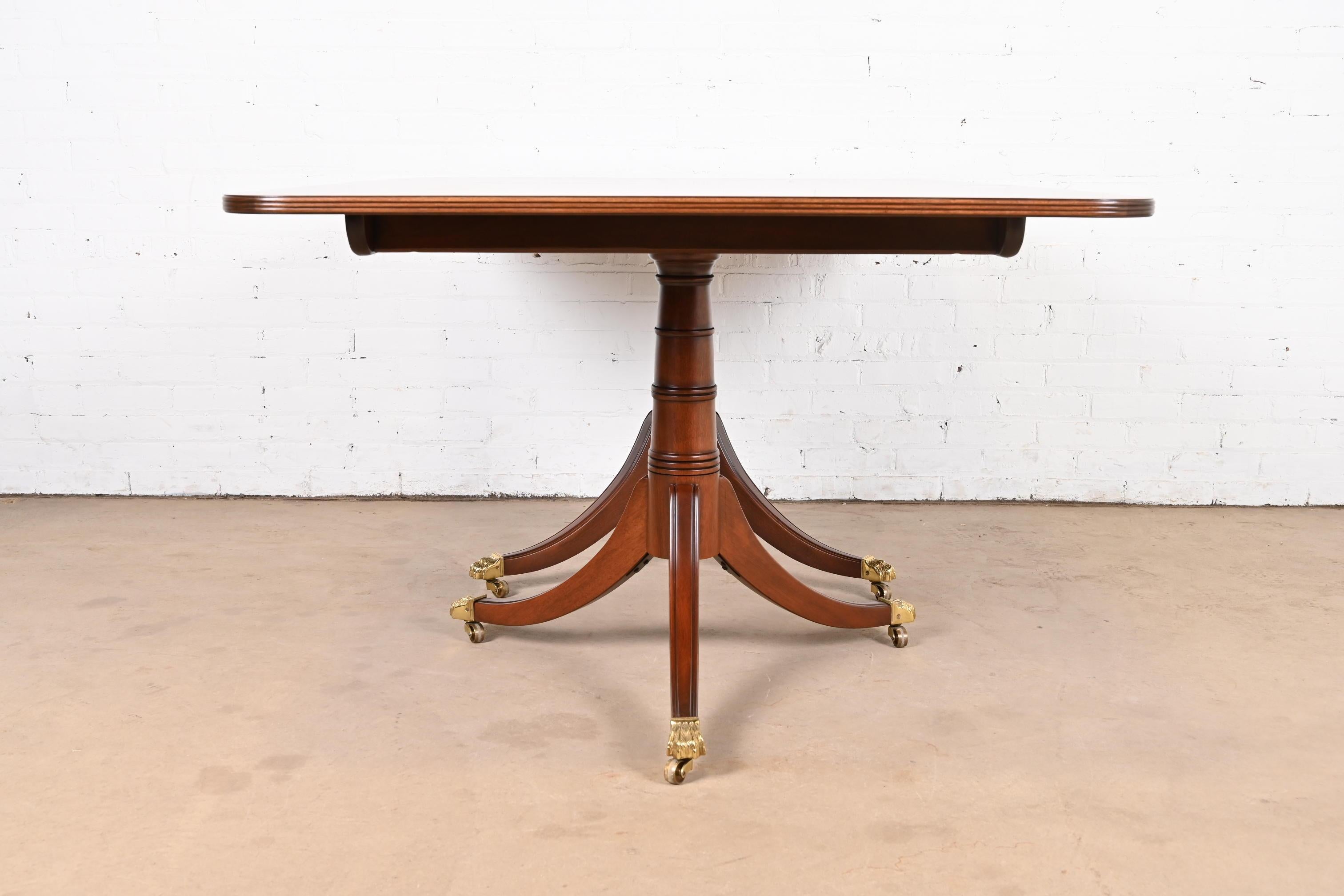 Stickley Georgian Banded Flame Mahogany Double Pedestal Extension Dining Table 5