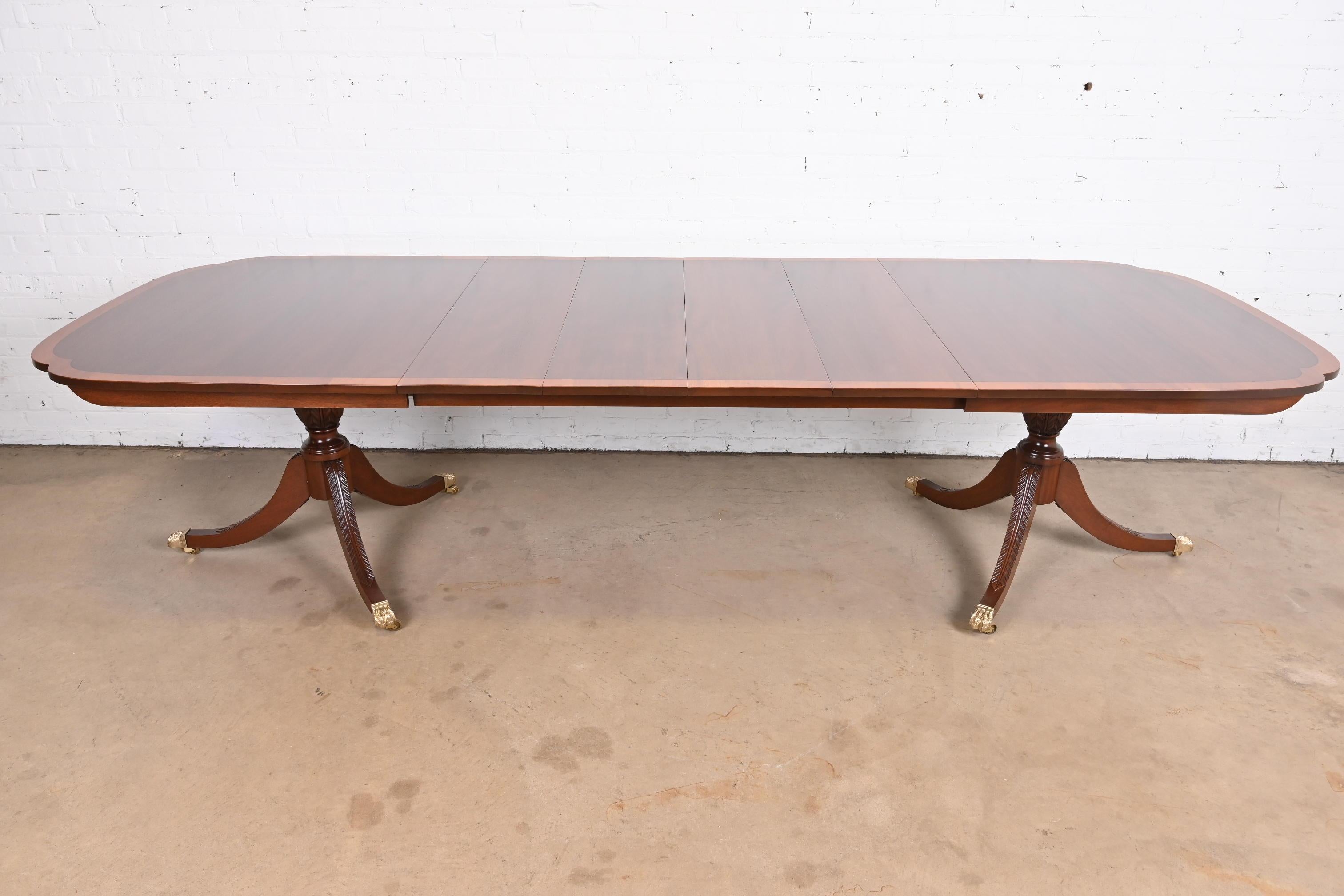 Stickley Georgian Banded Mahogany Double Pedestal Dining Table, Newly Refinished In Good Condition In South Bend, IN