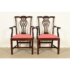 Stickley-Sessel im georgianischen Stil aus geschnitztem Mahagoni, Paar