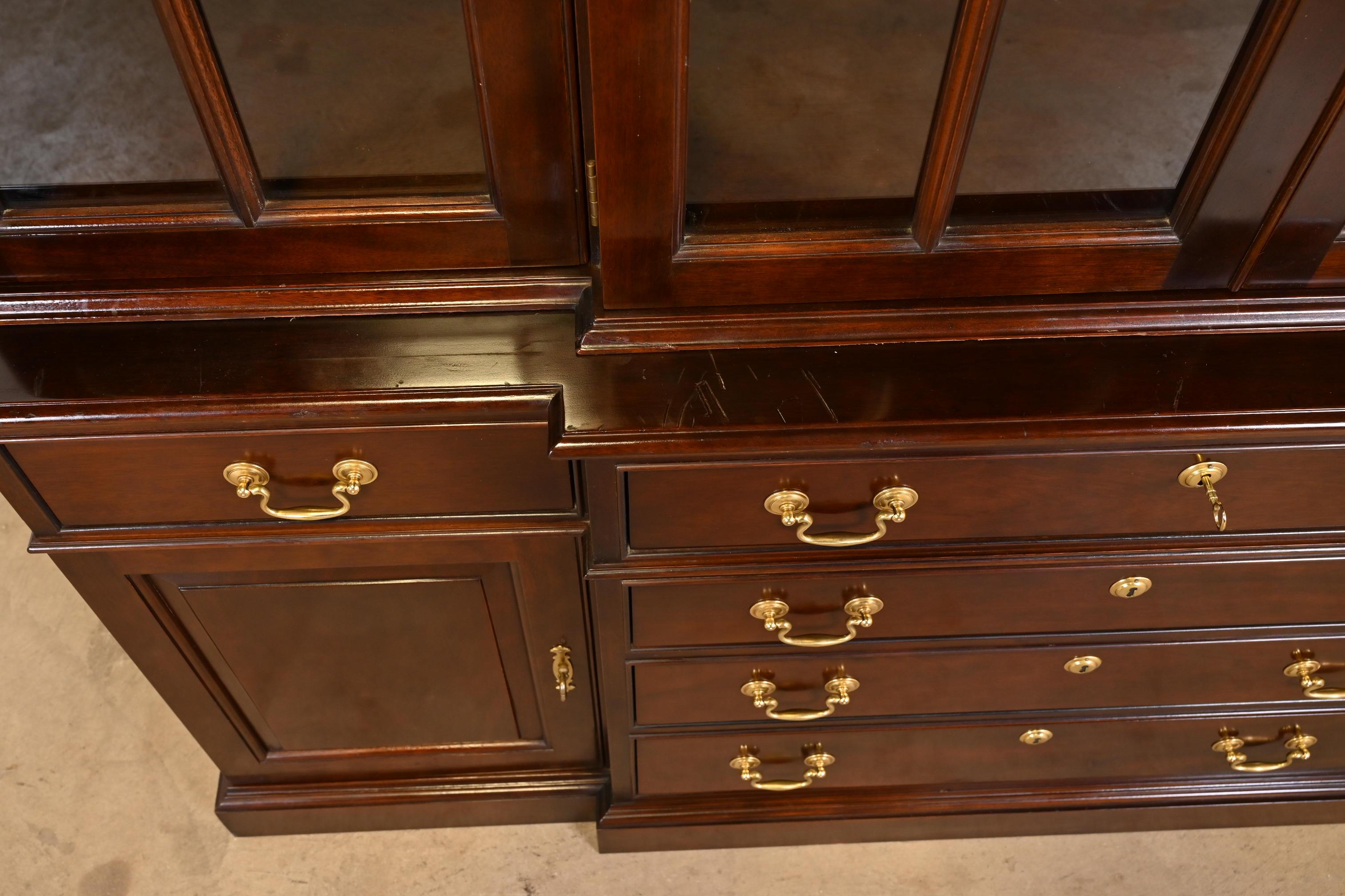 Stickley Georgian Cherry Wood Lighted Breakfront Bookcase Cabinet 12