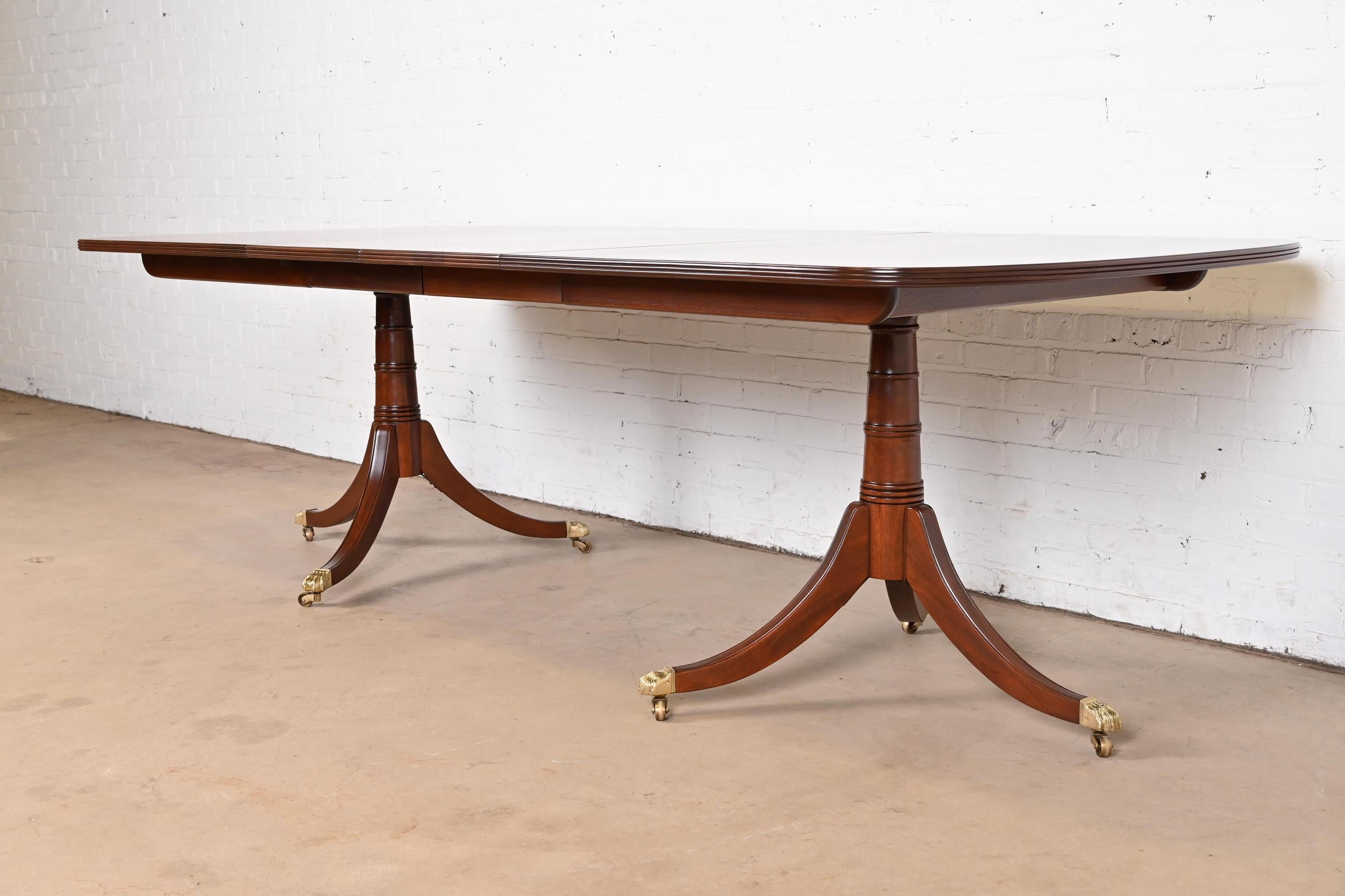 Stickley Georgian Mahogany Double Pedestal Extension Dining Table, Refinished In Good Condition For Sale In South Bend, IN