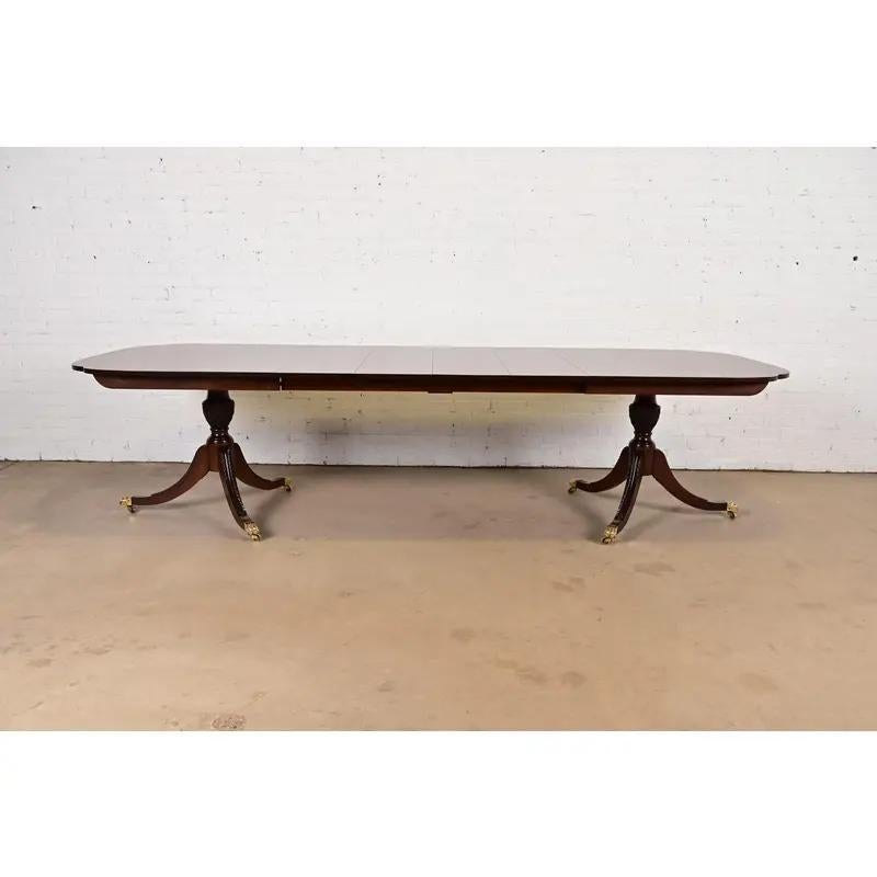 Stickley Georgian Mahogany Extension Dining Table, Newly Refinished In Good Condition For Sale In South Bend, IN