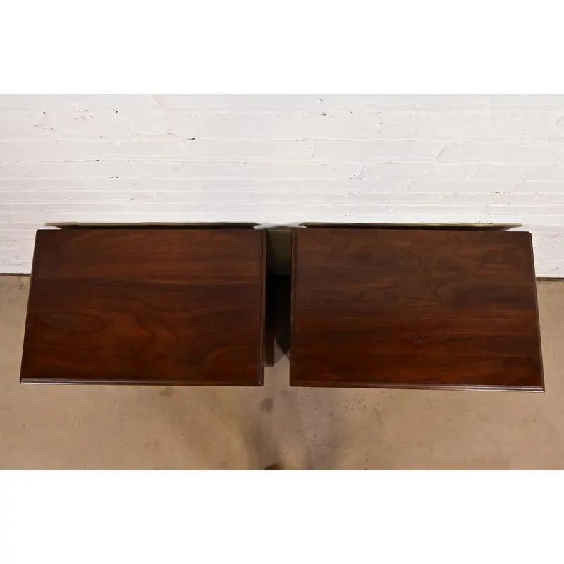 Stickley Georgian Solid Cherry Wood Bedside Chests, Pair en vente 3