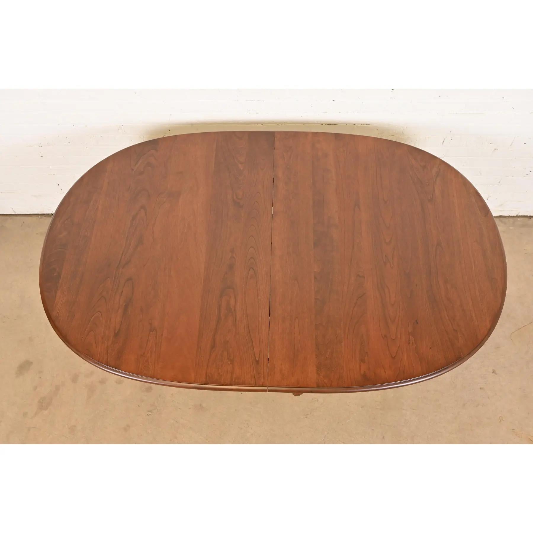 Stickley Georgian Solid Cherry Wood Double Pedestal  Dining Table, Refinished For Sale 5