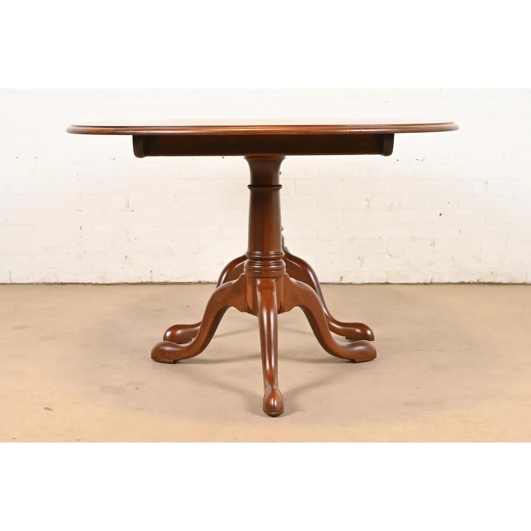 Stickley Georgian Solid Cherry Wood Double Pedestal  Dining Table, Refinished For Sale 6