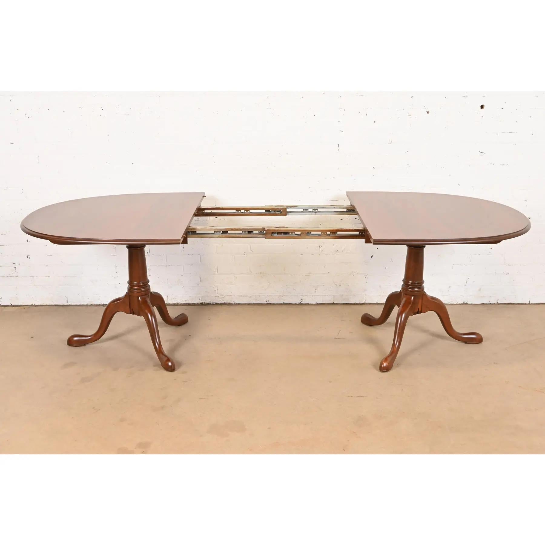 Stickley Georgian Solid Cherry Wood Double Pedestal  Dining Table, Refinished For Sale 2